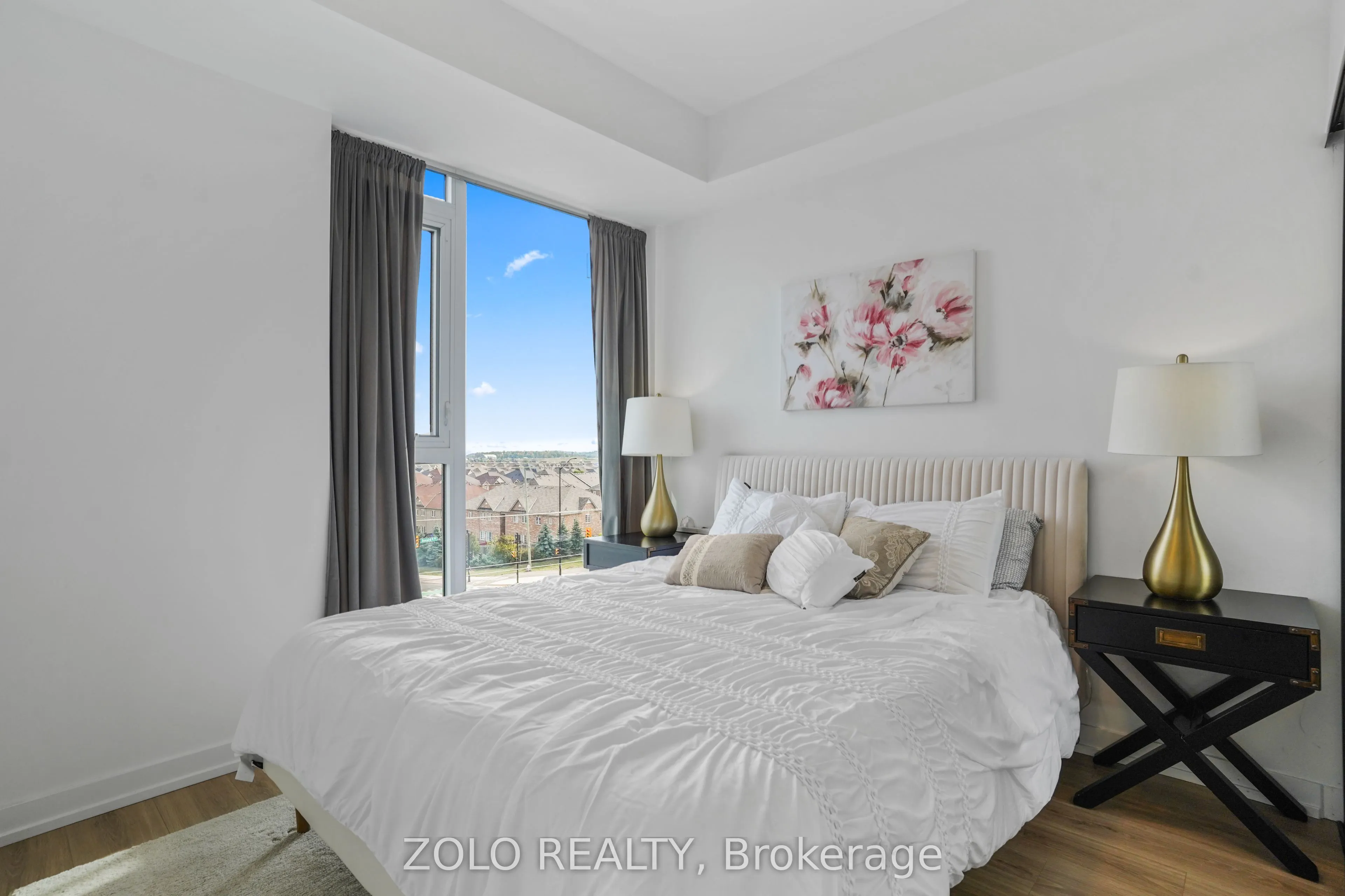 10 Lagerfeld Drive, #512