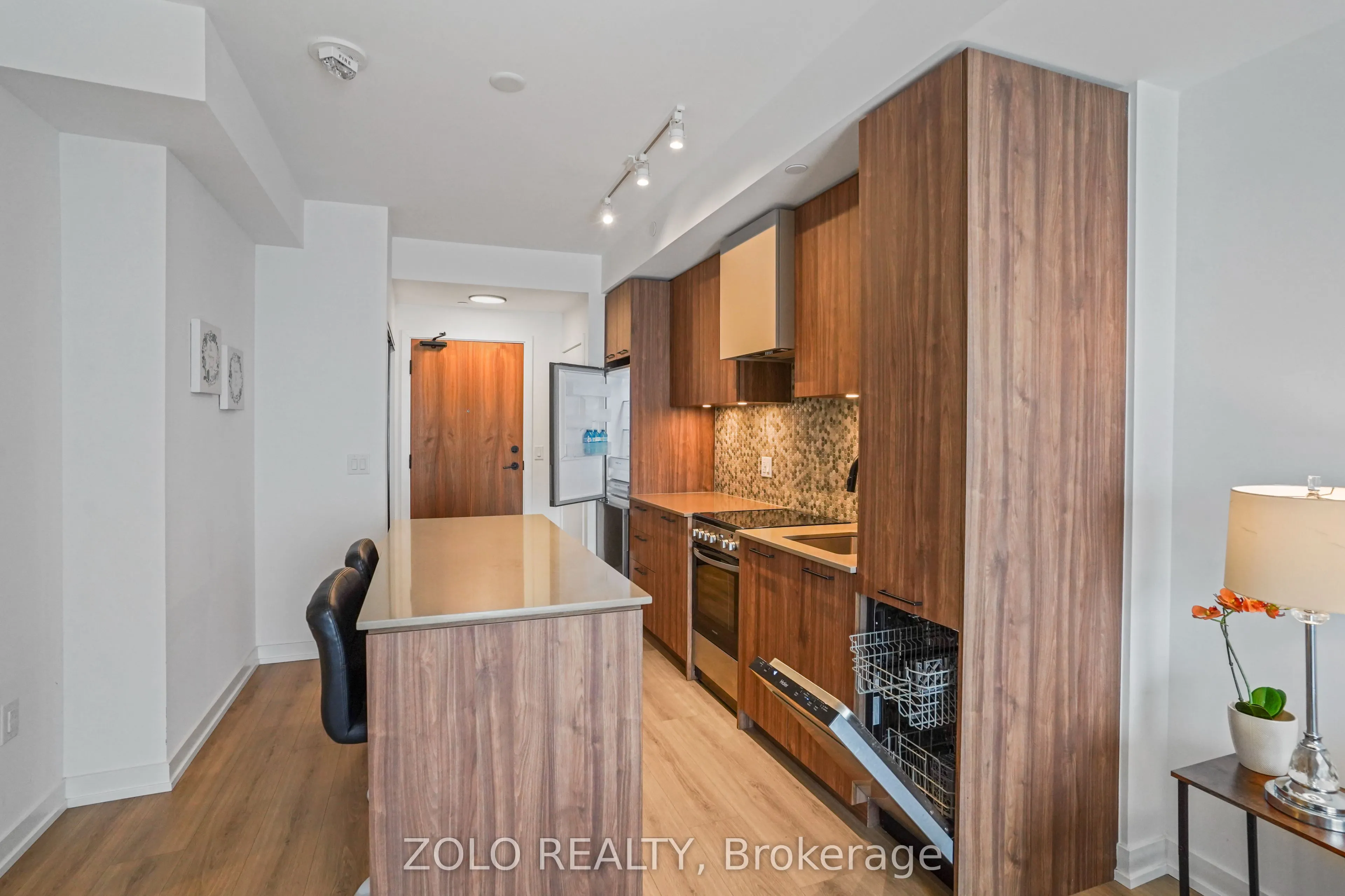 10 Lagerfeld Drive, #512