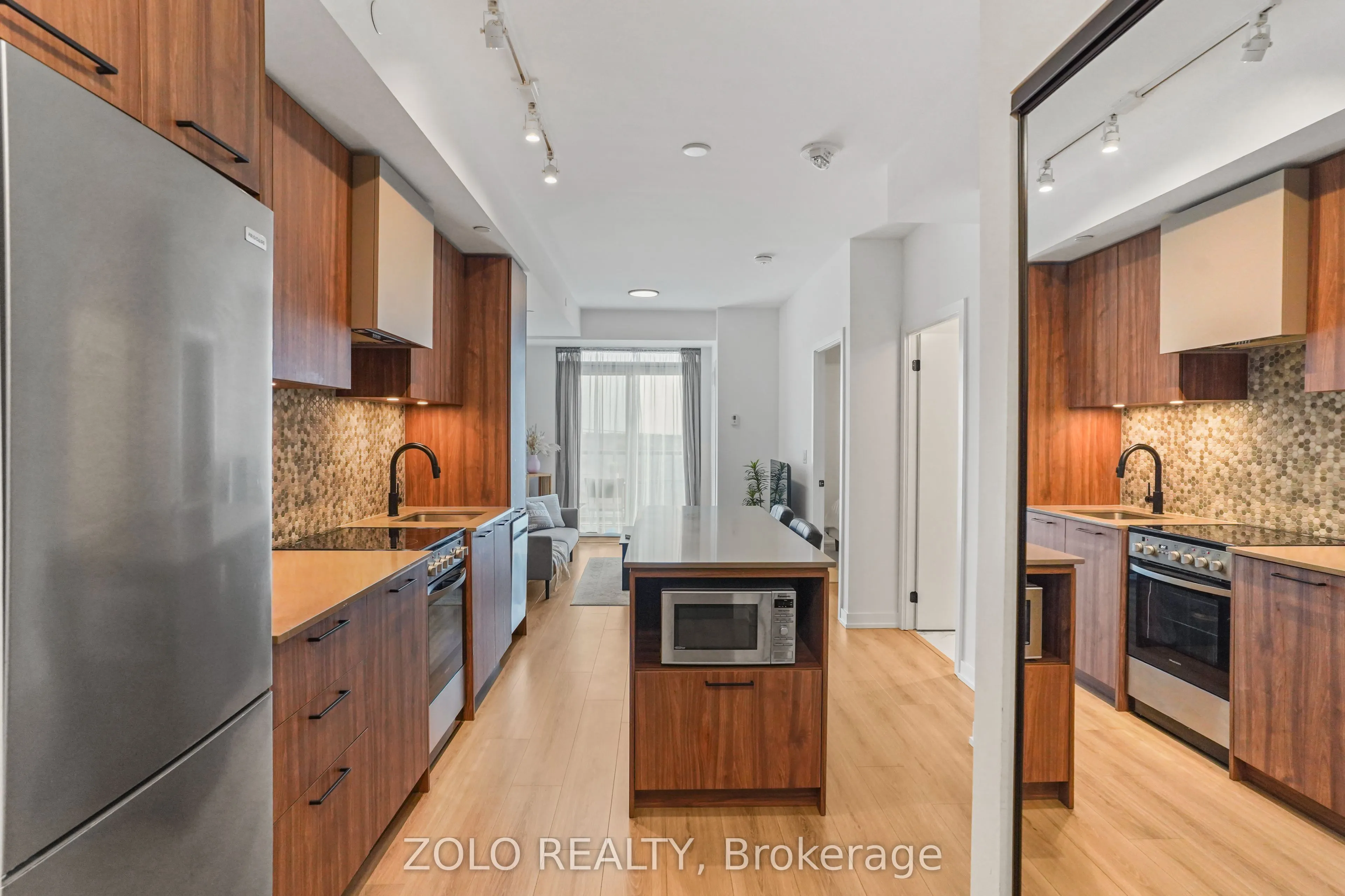10 Lagerfeld Drive, #512