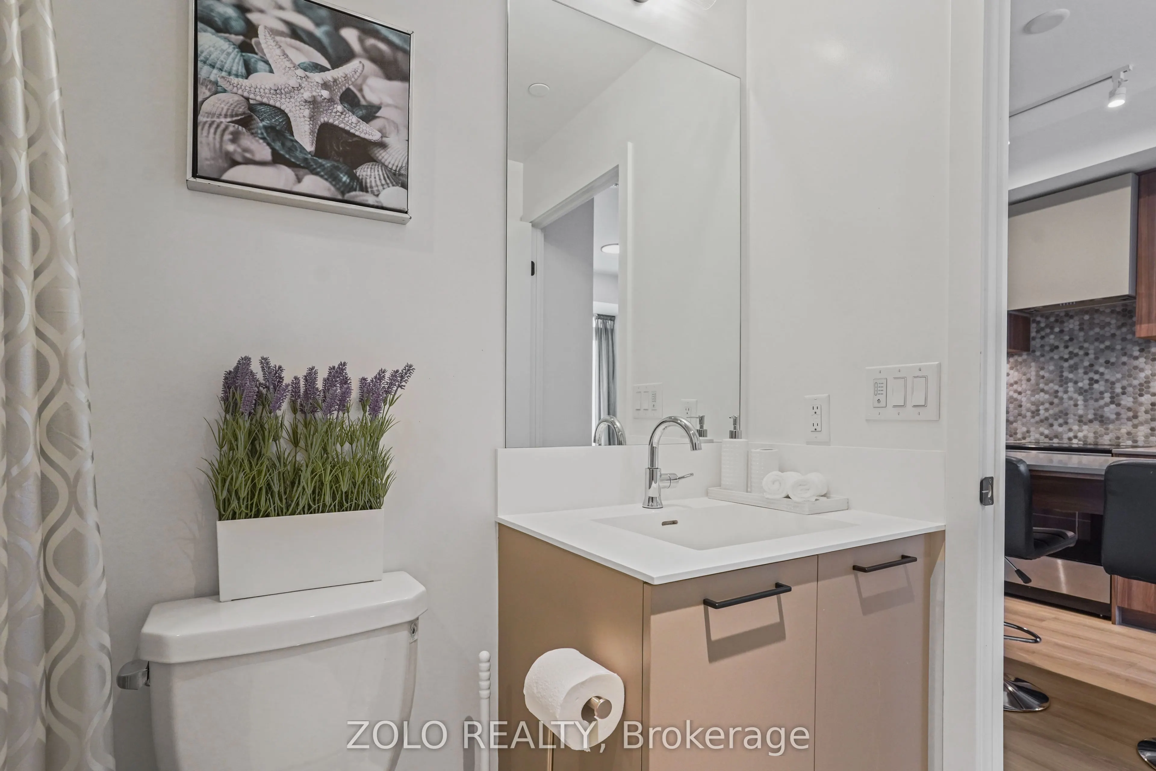 10 Lagerfeld Drive, #512