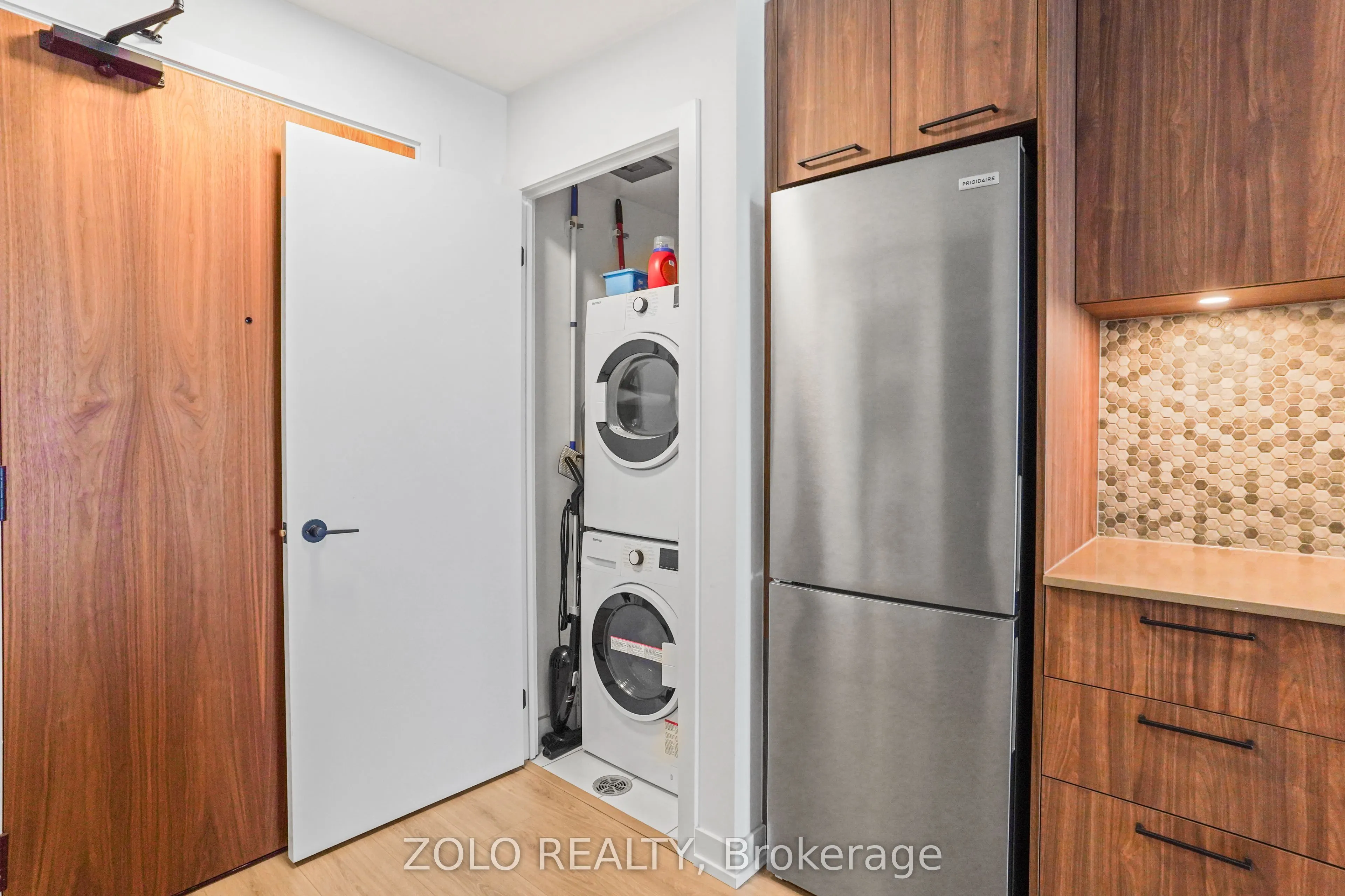 10 Lagerfeld Drive, #512