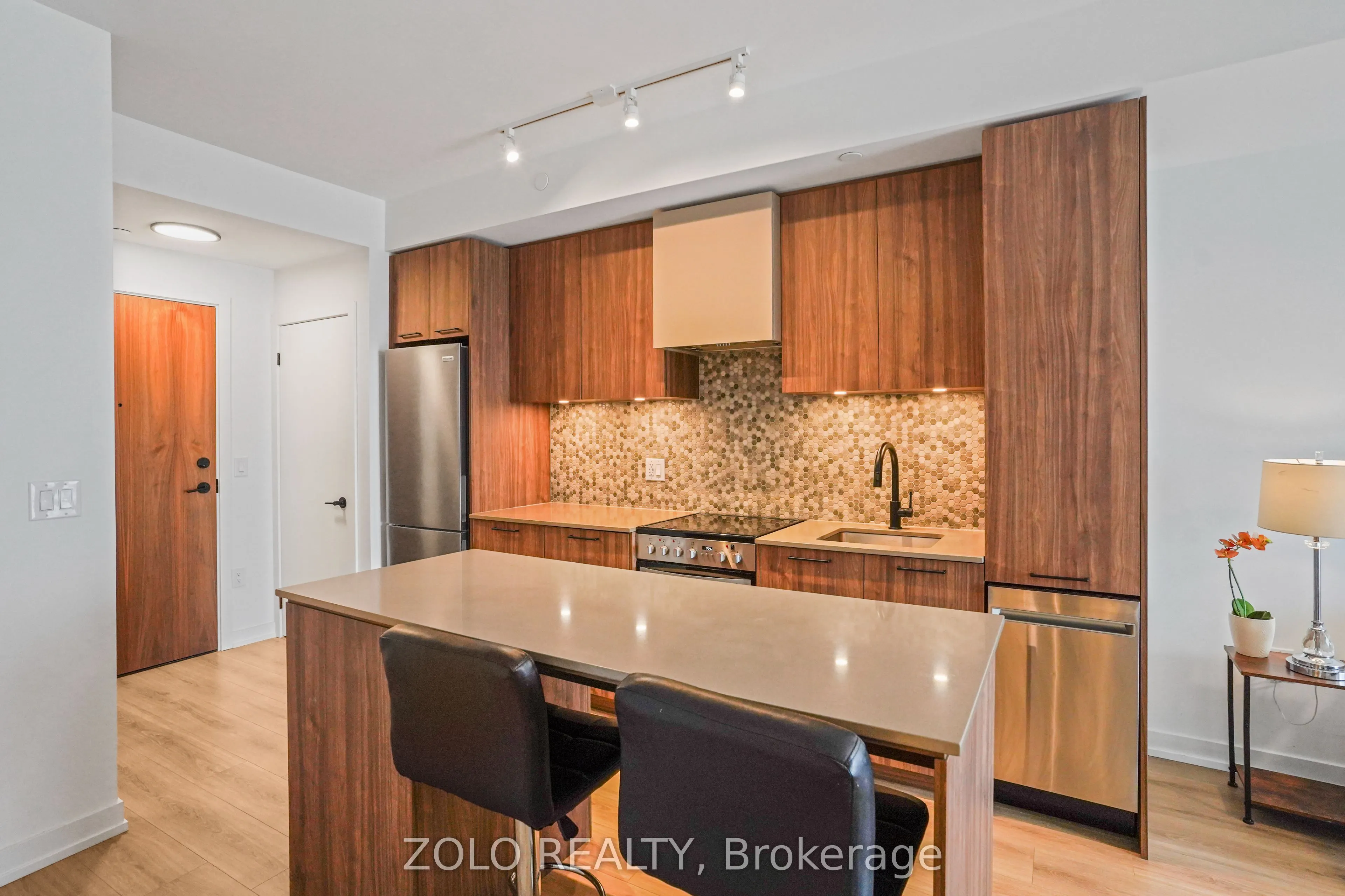 10 Lagerfeld Drive, #512