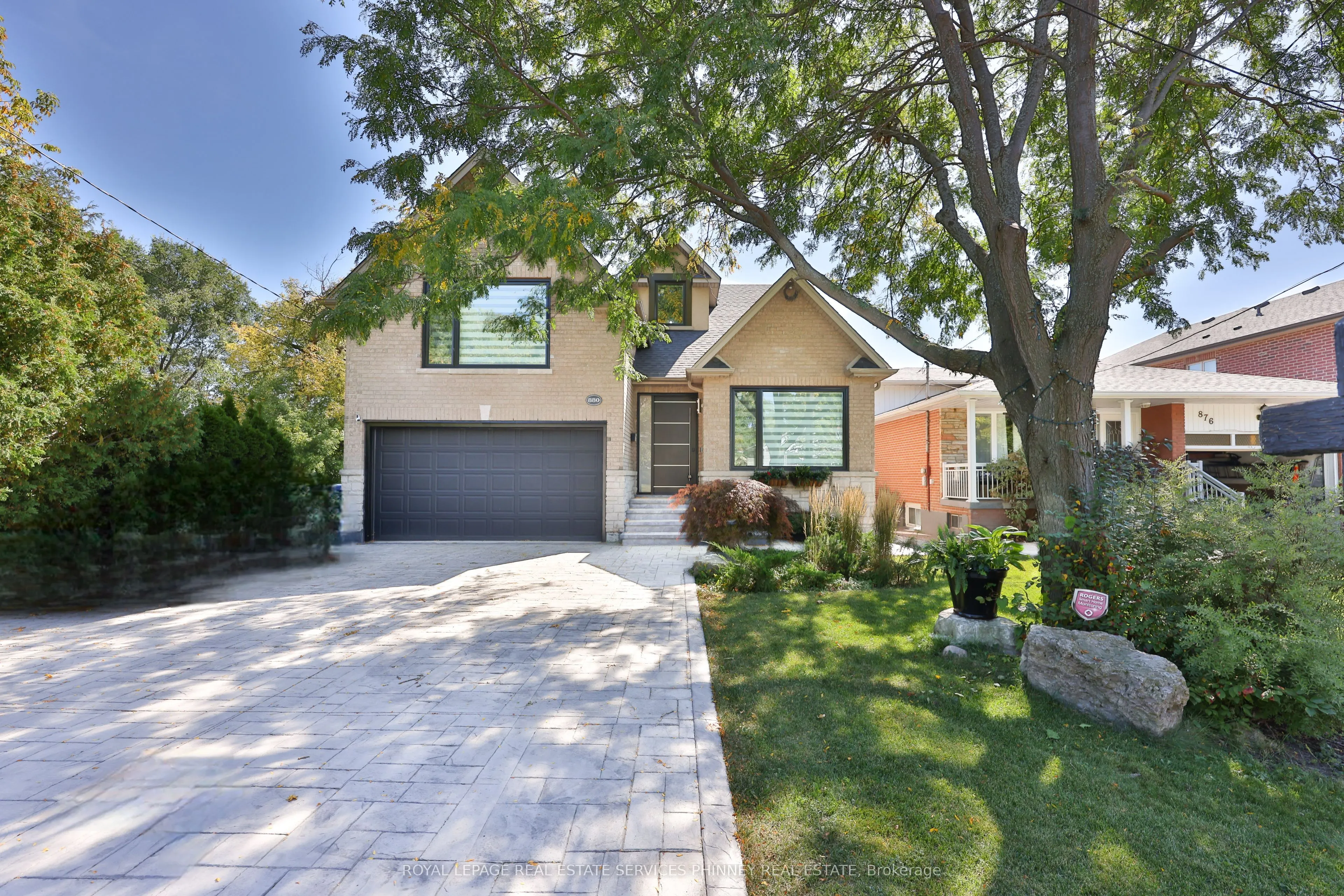 880 6th Street