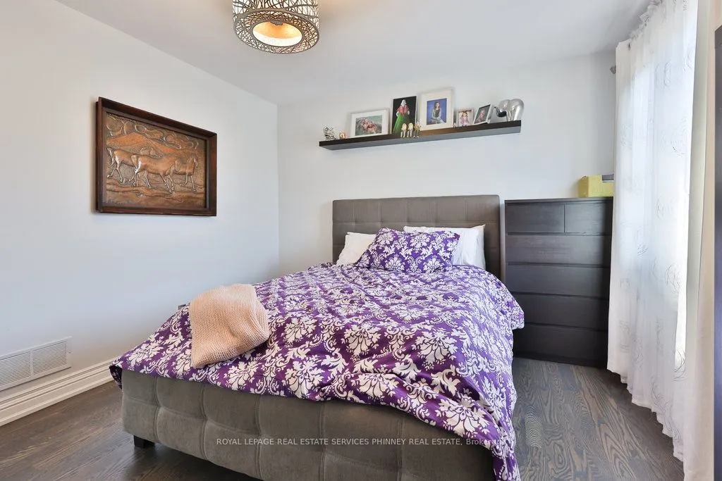 880 6th Street