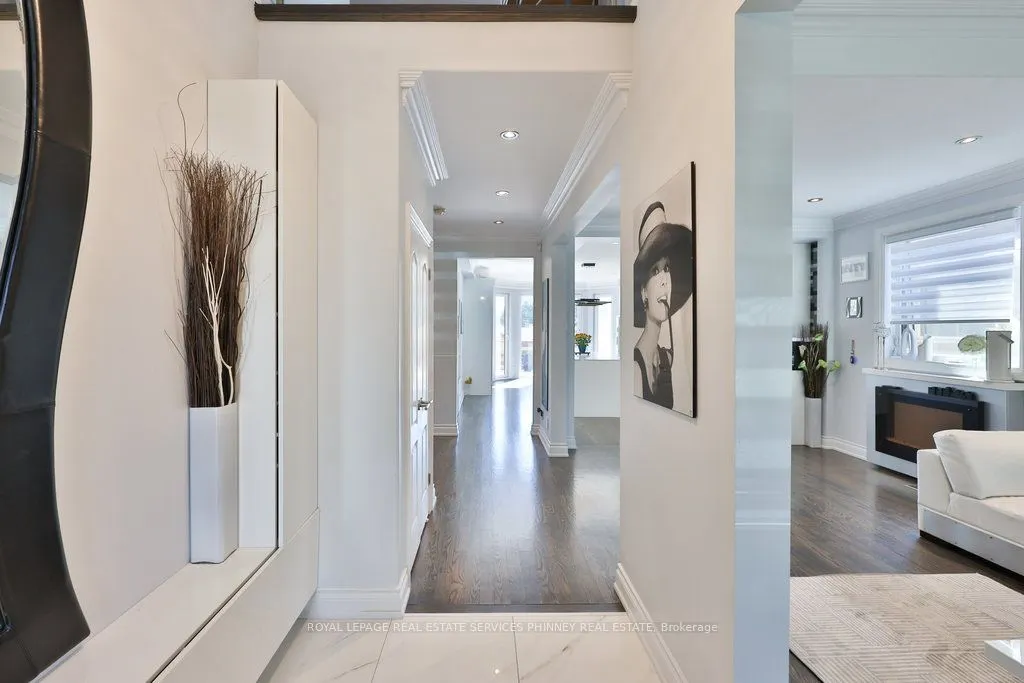 880 6th Street