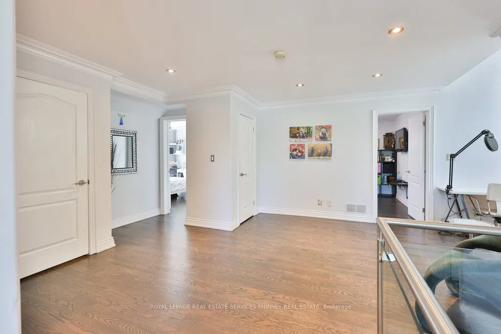 880 6th Street