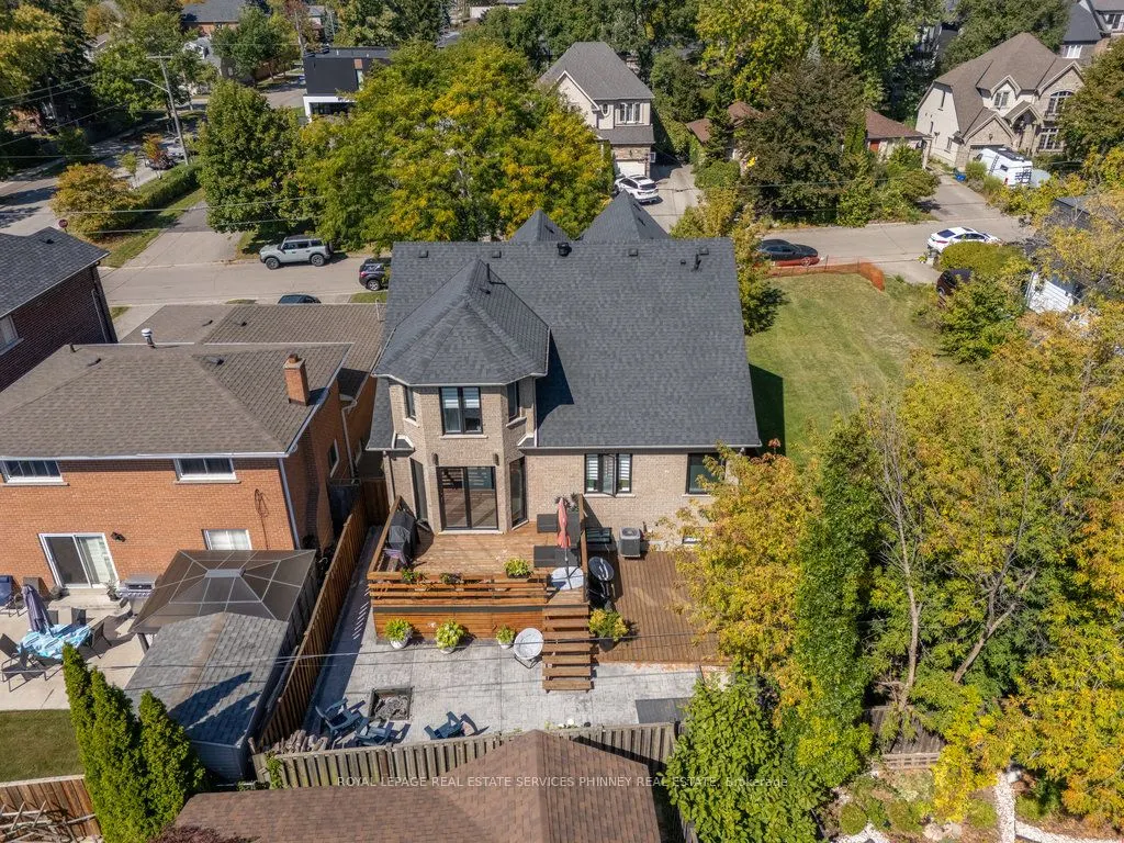 880 6th Street