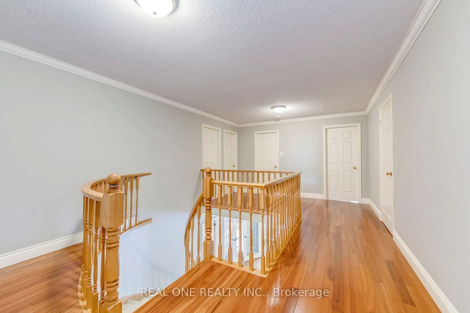 1369 Mapleridge Crescent