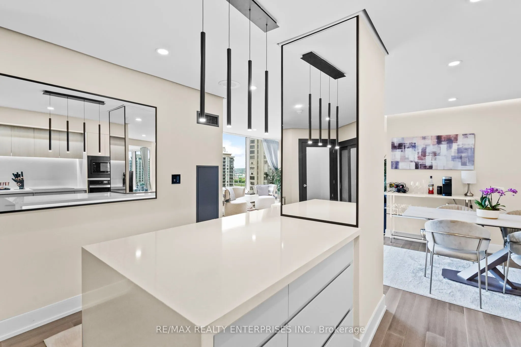 1 Palace Pier Court, #1208