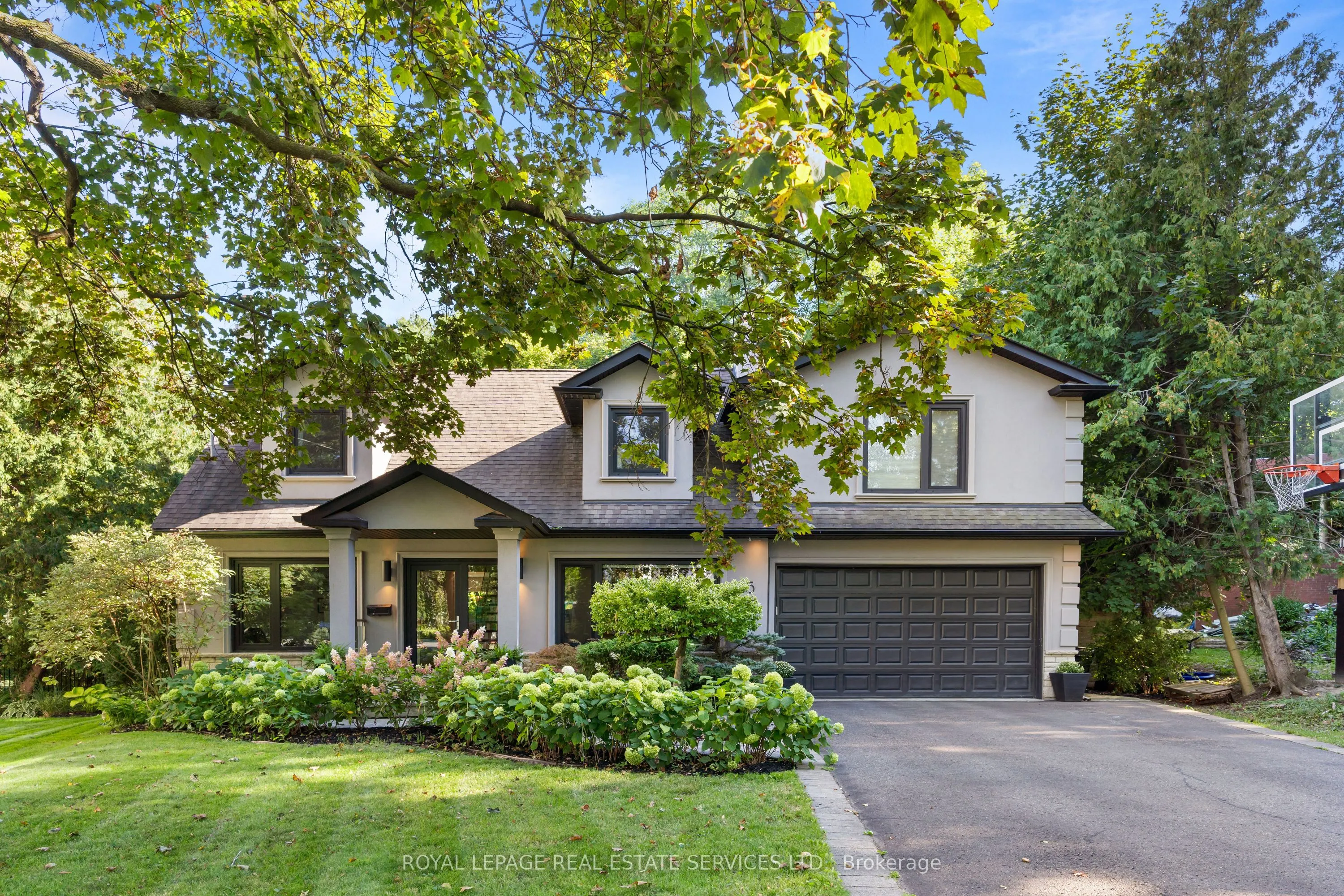 15 Pinehurst Crescent