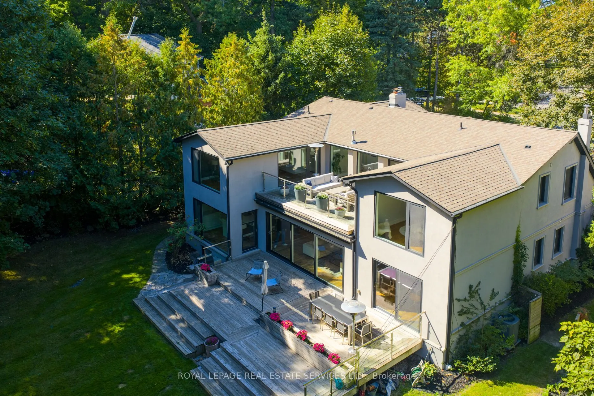 15 Pinehurst Crescent