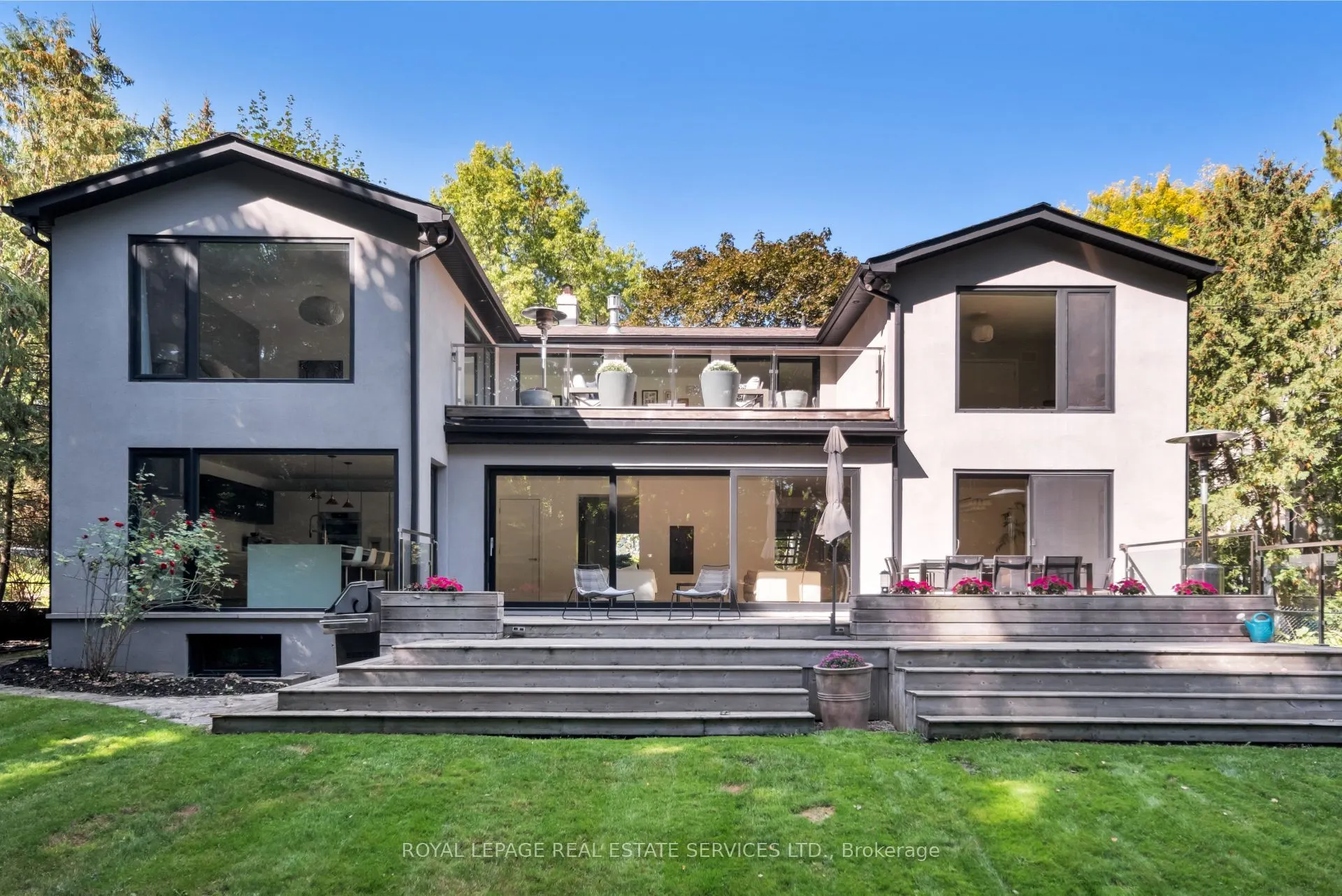 15 Pinehurst Crescent