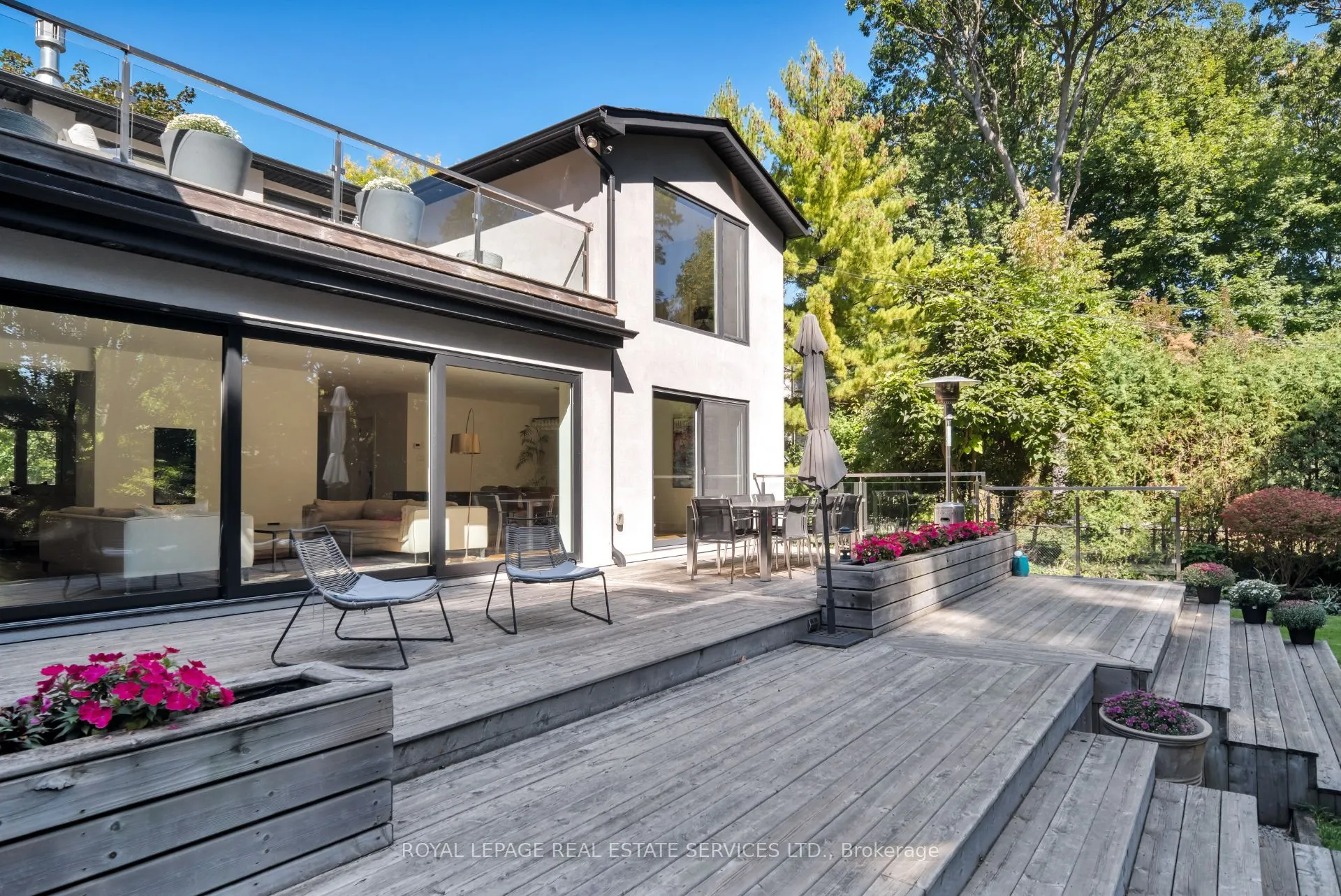 15 Pinehurst Crescent