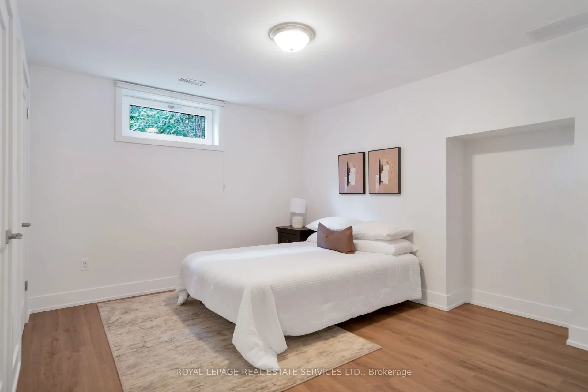 15 Pinehurst Crescent
