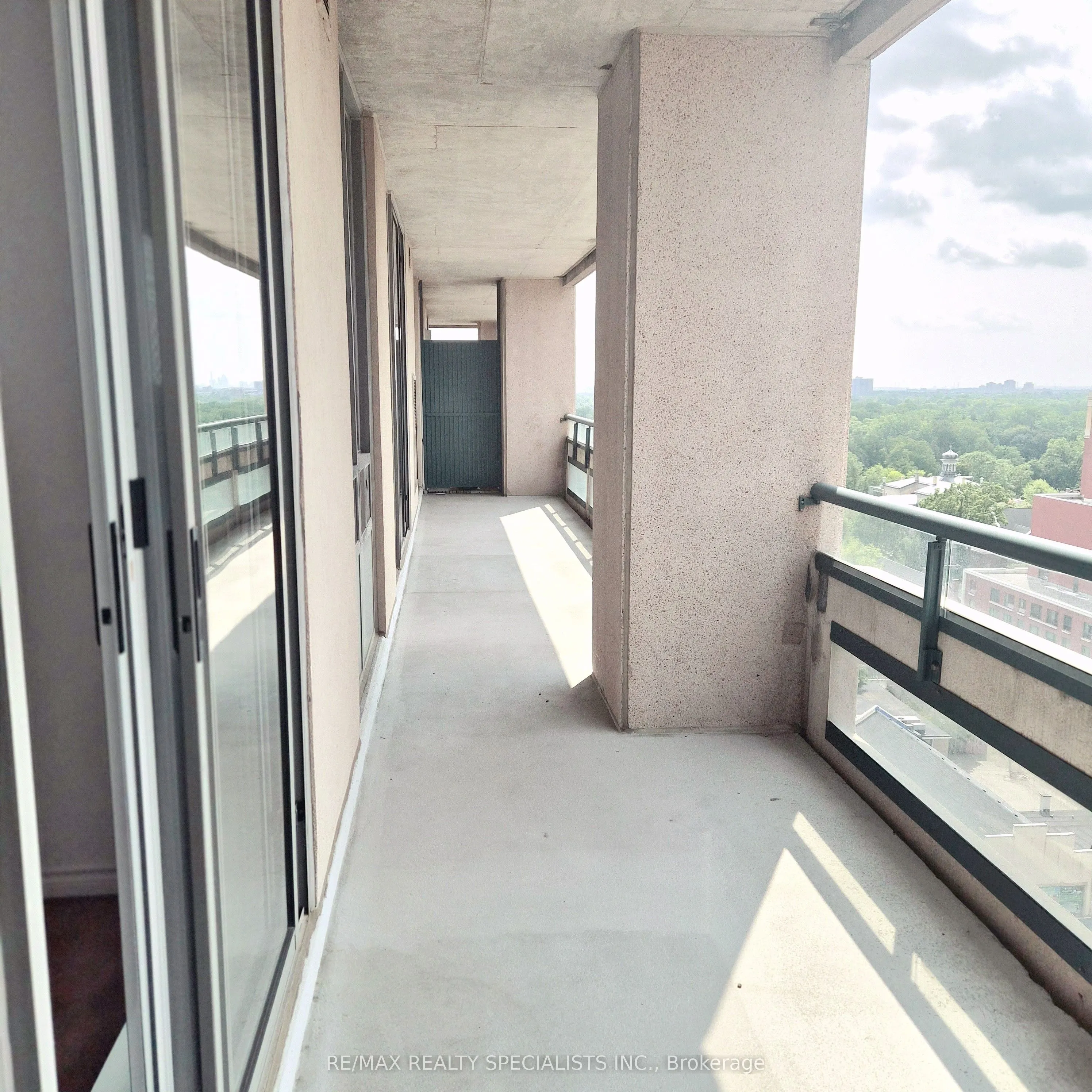 1 Belvedere Court E, #1502