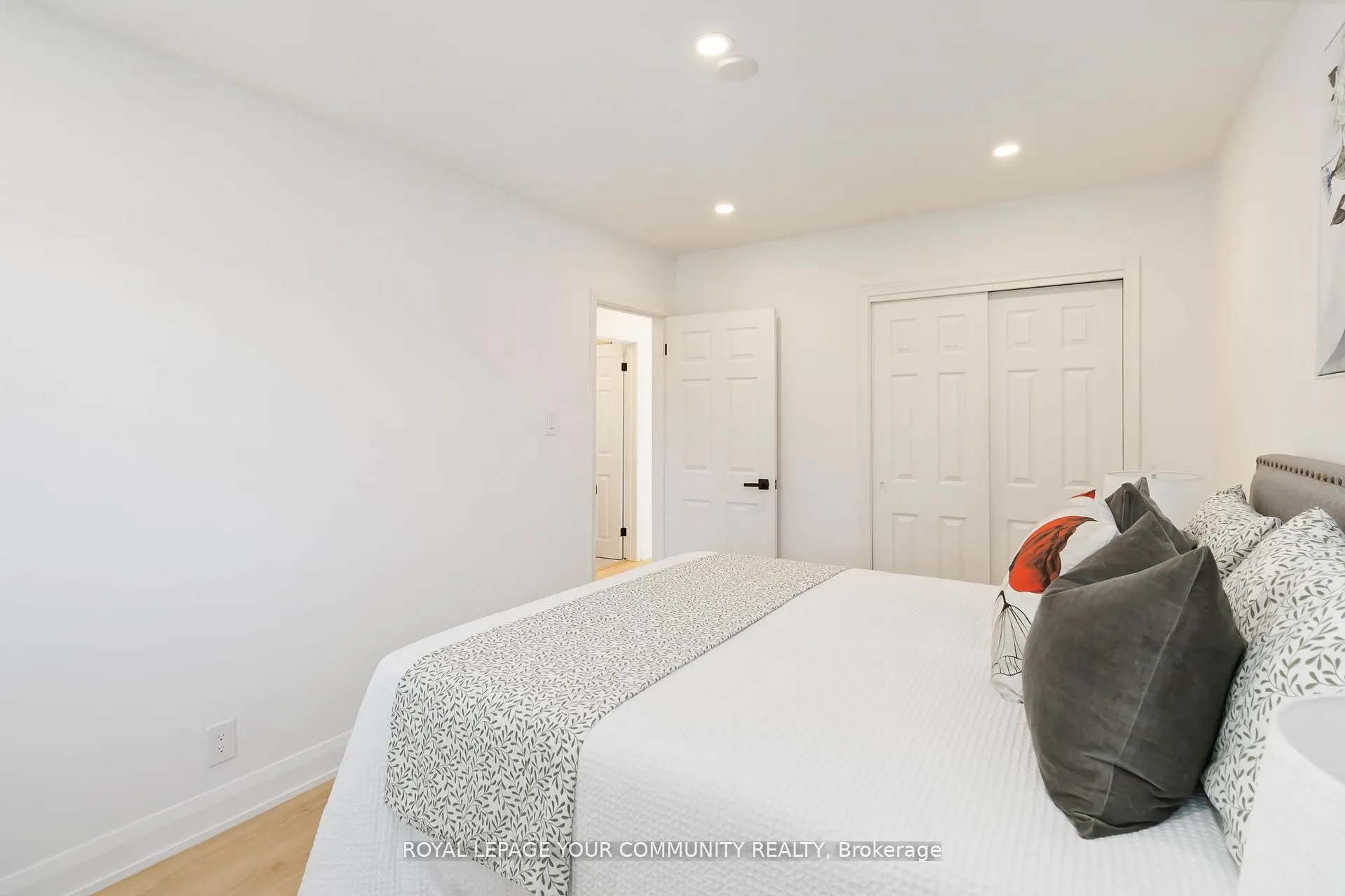602 Appleby Line