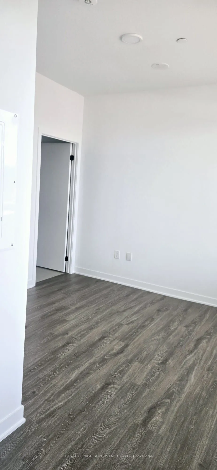 2495 Eglinton Avenue, #313