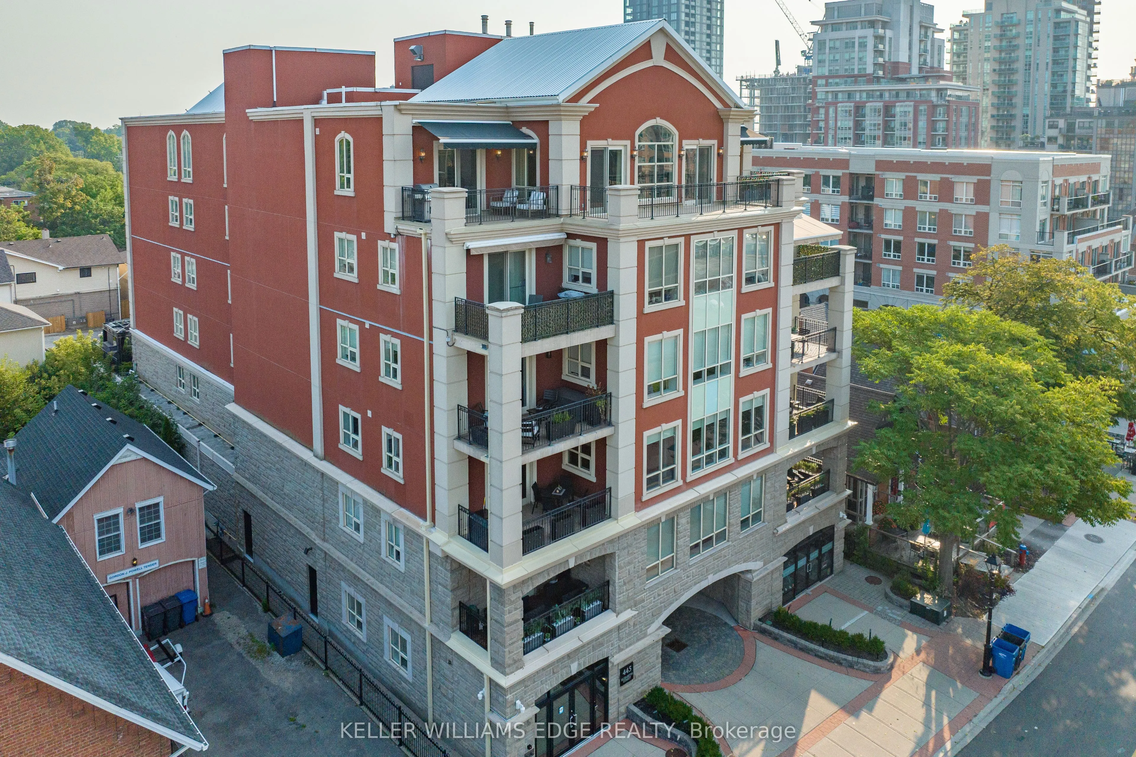 445 Elizabeth Street, #PH1