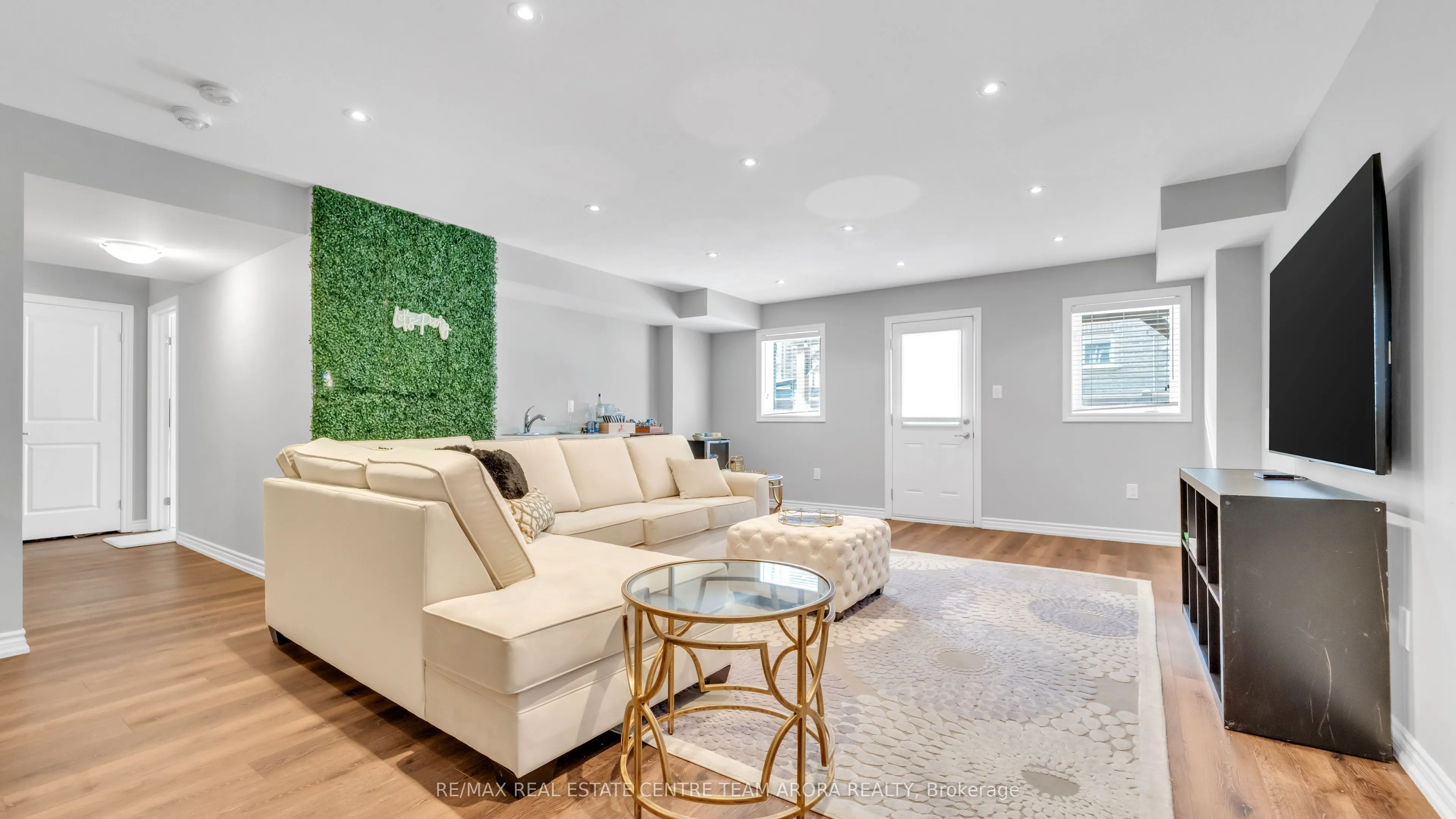 450 Brisdale Drive