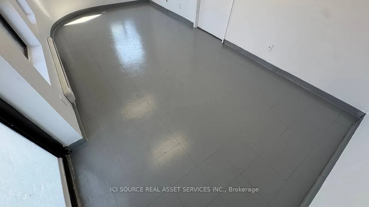 18 Strathearn Avenue, #18 B