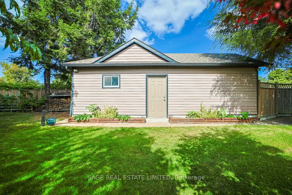 1106 Meredith Avenue