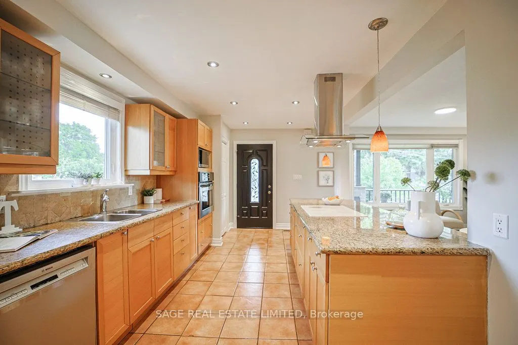 1106 Meredith Avenue