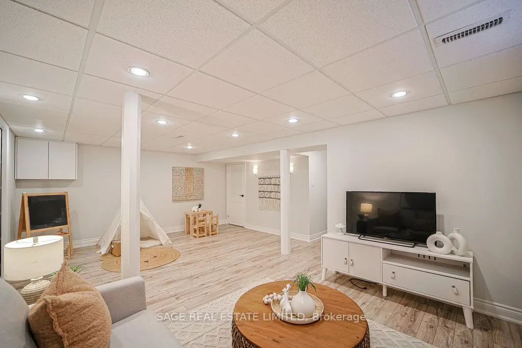 1106 Meredith Avenue