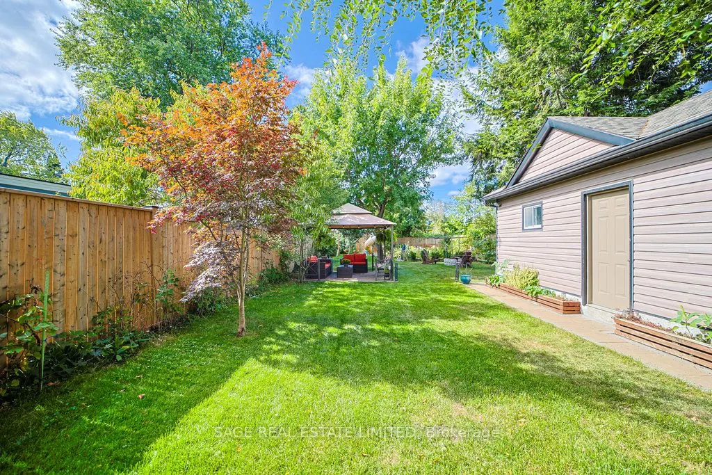 1106 Meredith Avenue