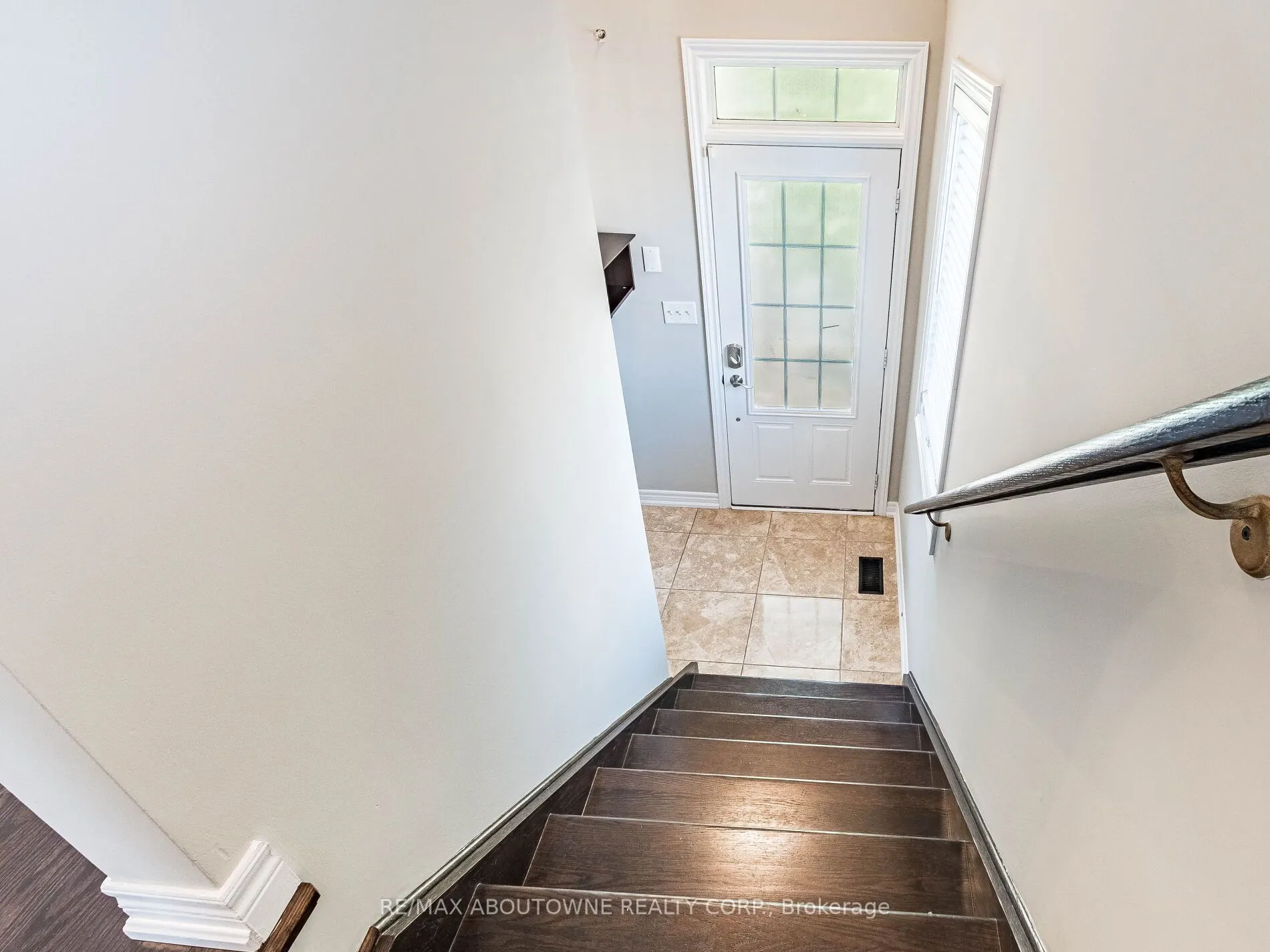 1382 Granrock Crescent