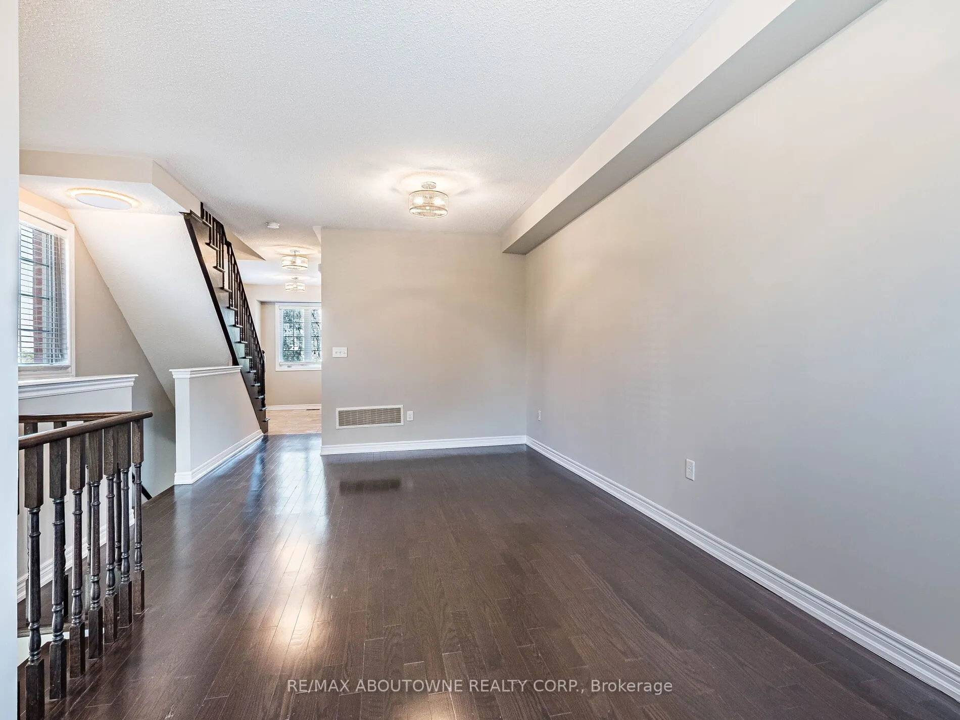 1382 Granrock Crescent