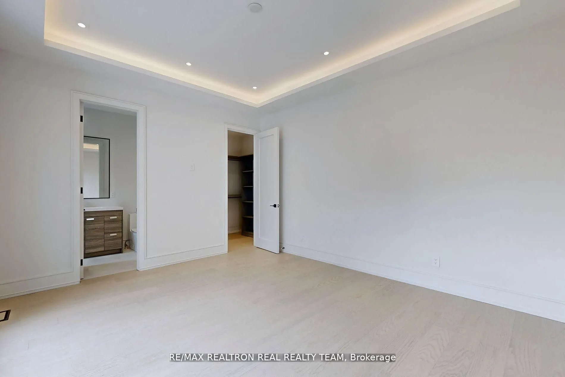 1362 Sedgewick Crescent