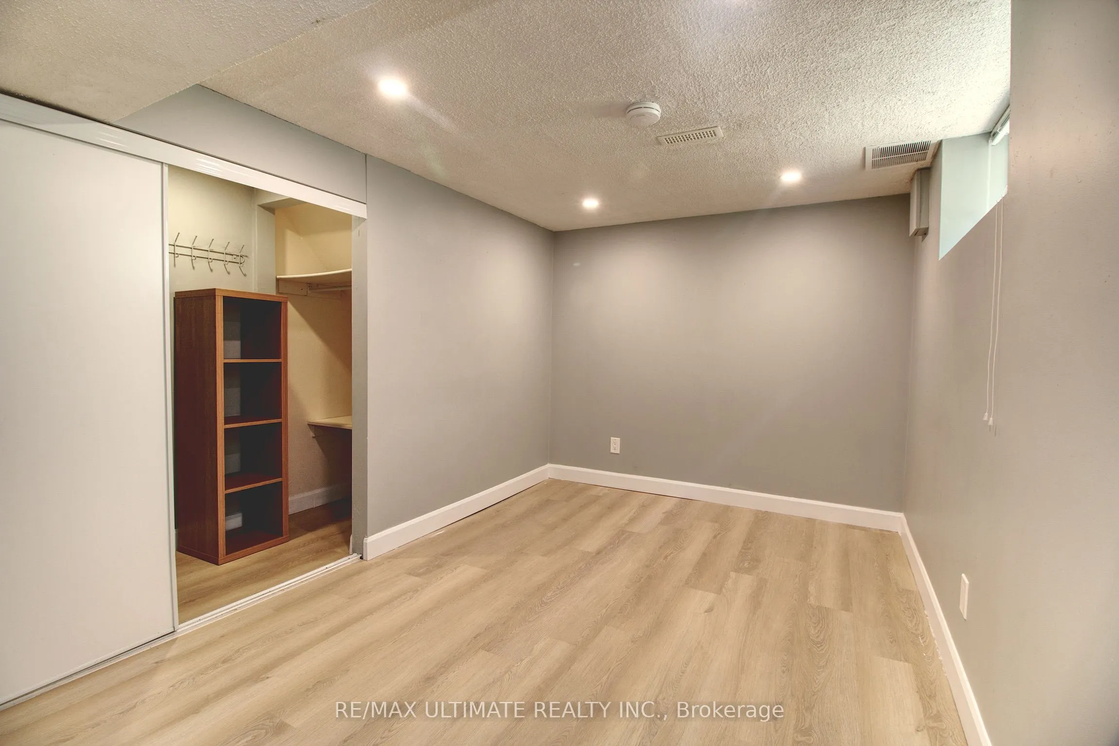 4135 Dunmow Crescent