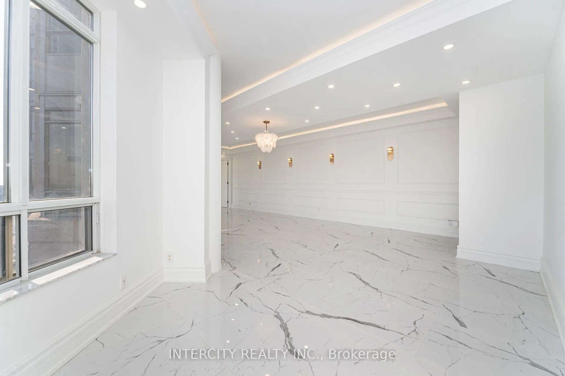 35 Kingsbridge Garden Circle, #TPH03