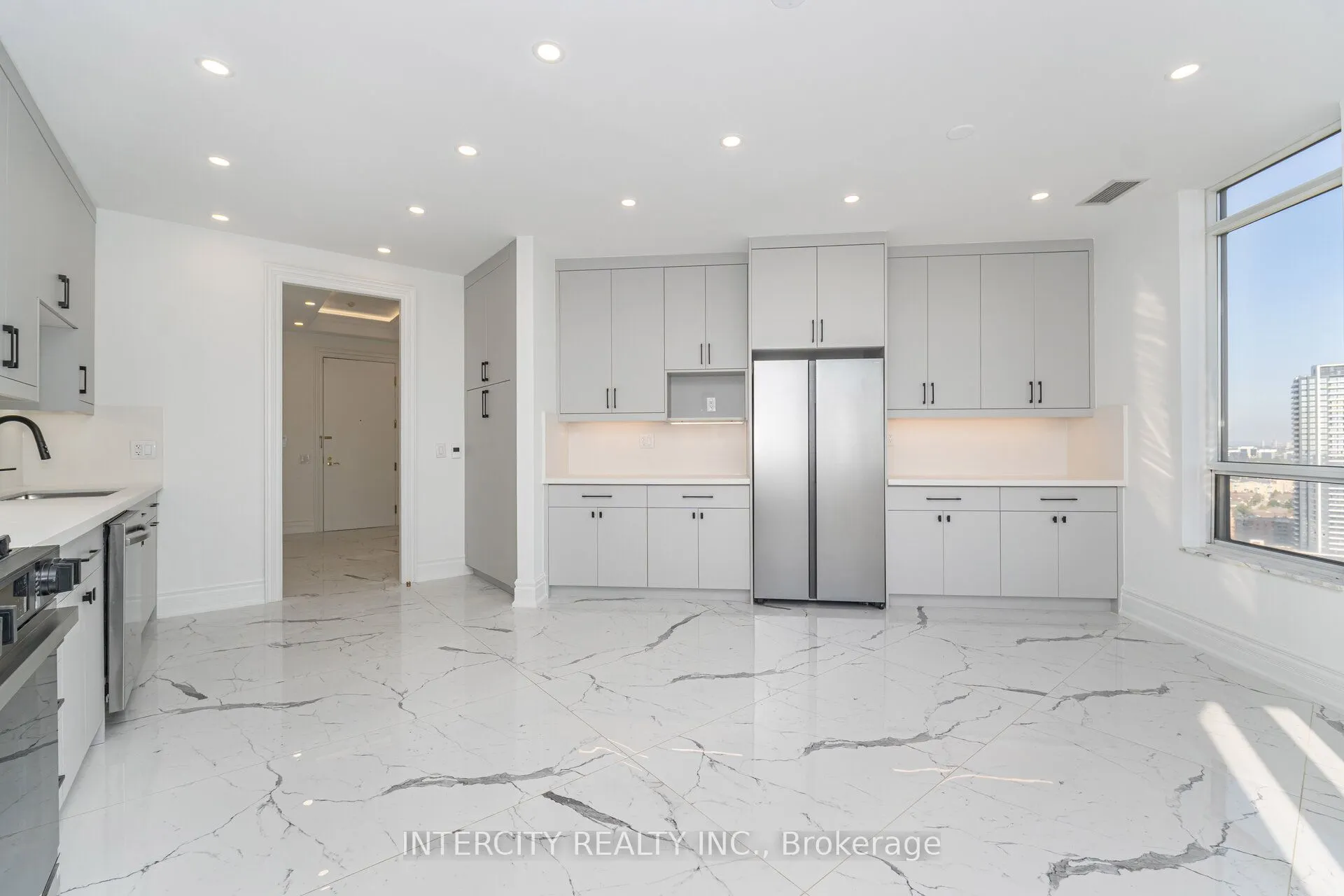 35 Kingsbridge Garden Circle, #TPH03