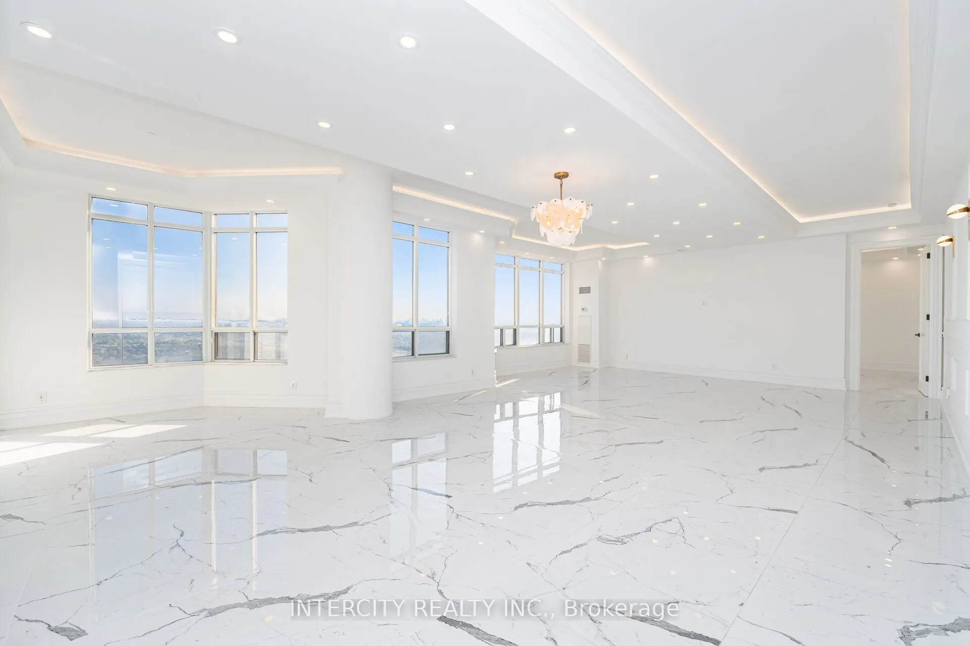35 Kingsbridge Garden Circle, #TPH03