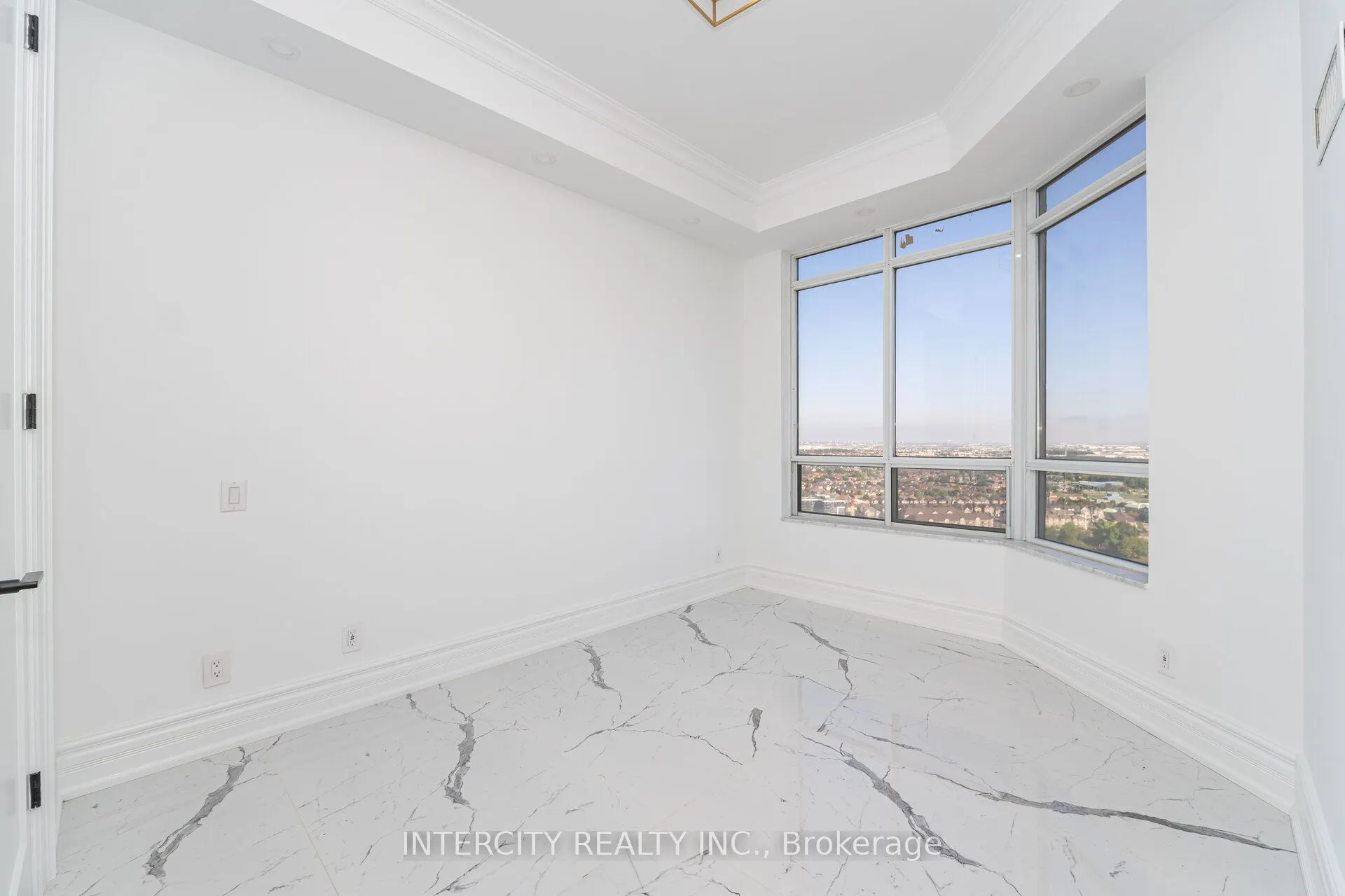 35 Kingsbridge Garden Circle, #TPH03