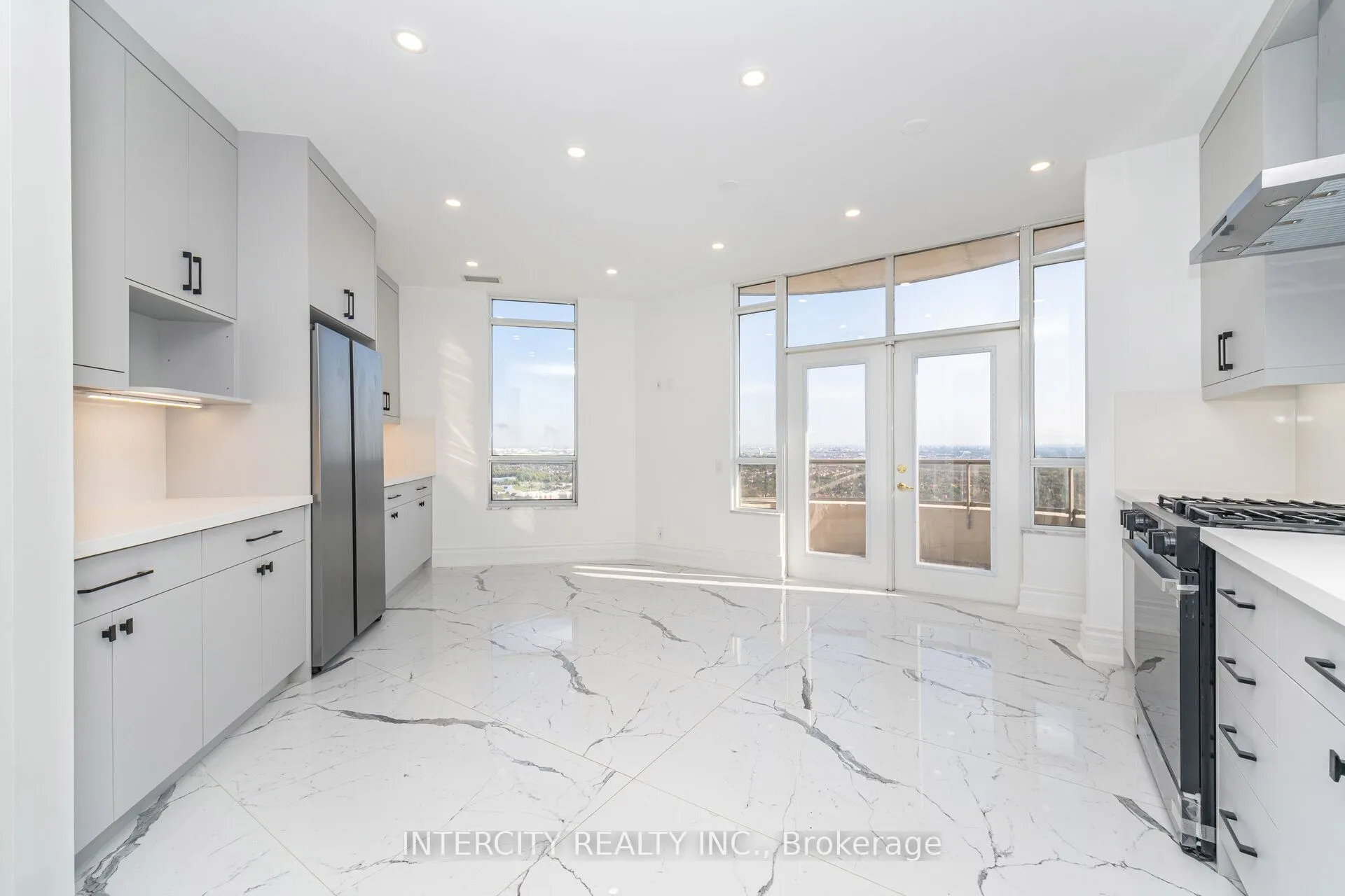 35 Kingsbridge Garden Circle, #TPH03