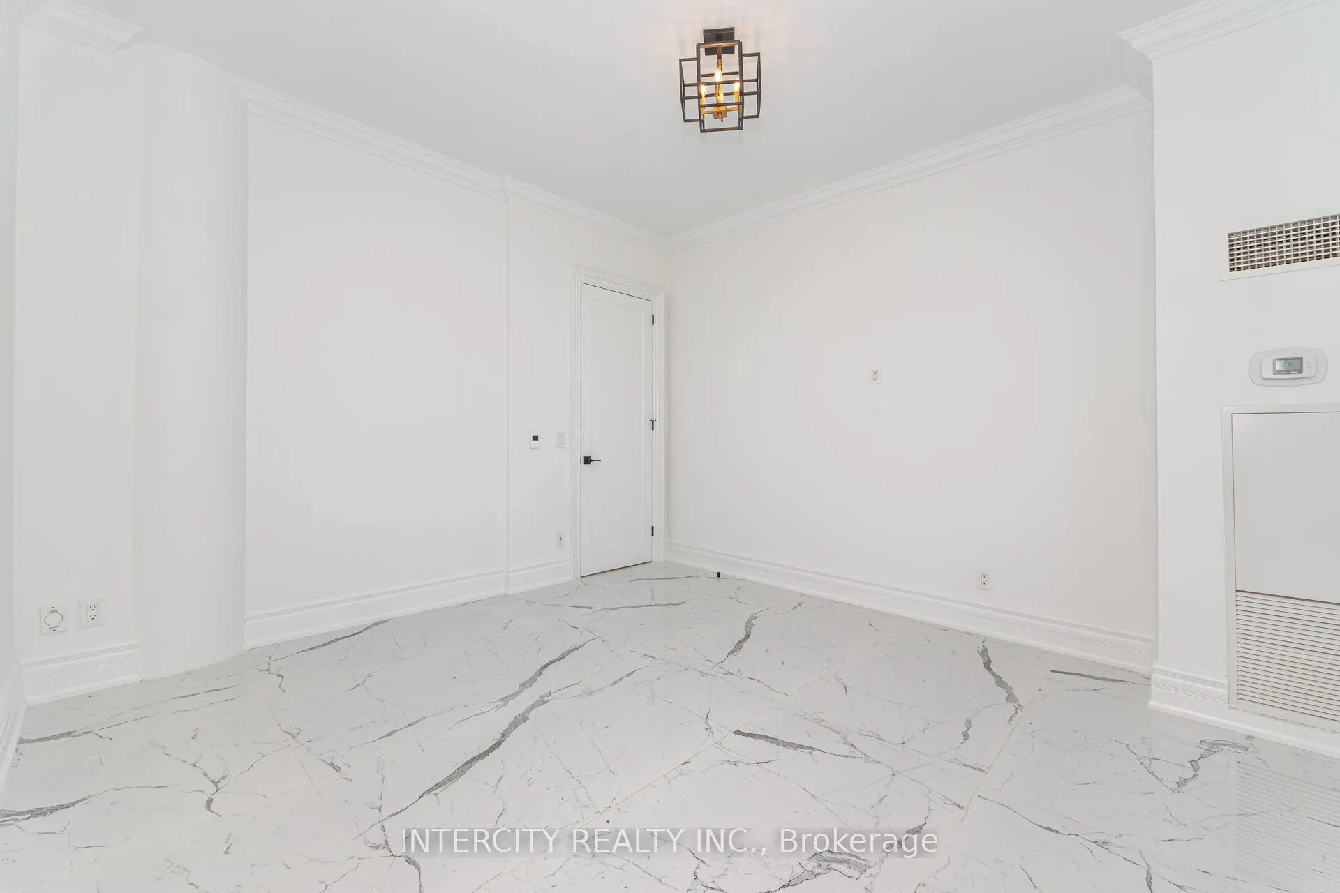 35 Kingsbridge Garden Circle, #TPH03