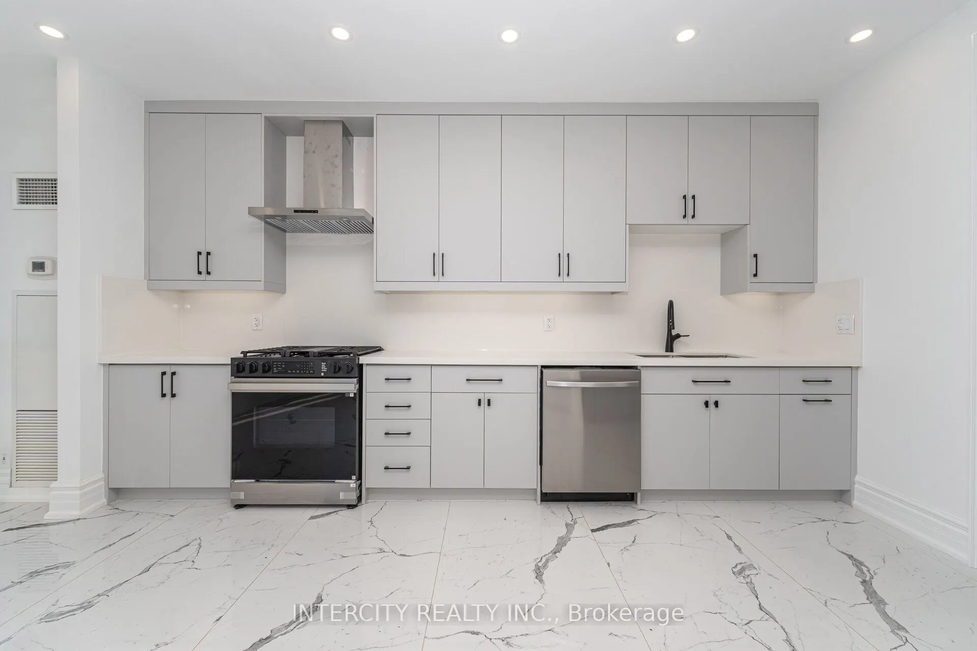 35 Kingsbridge Garden Circle, #TPH03