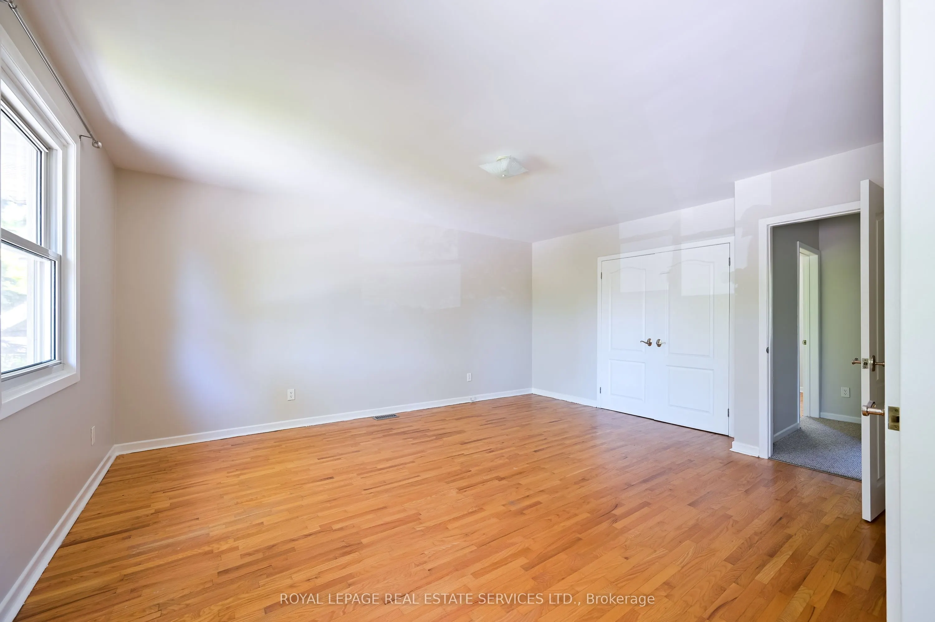 2471 Meadowood Crescent