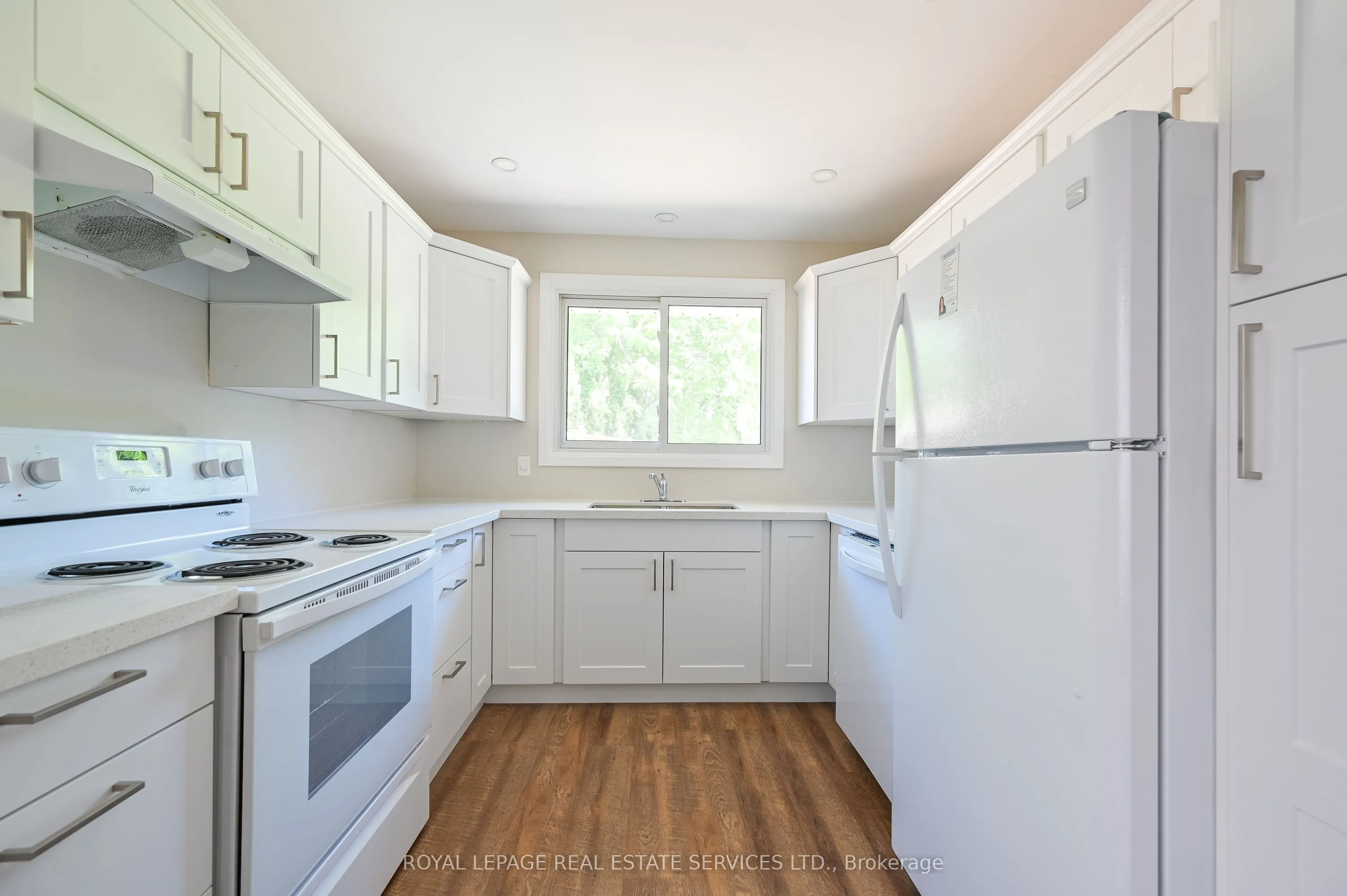 2471 Meadowood Crescent