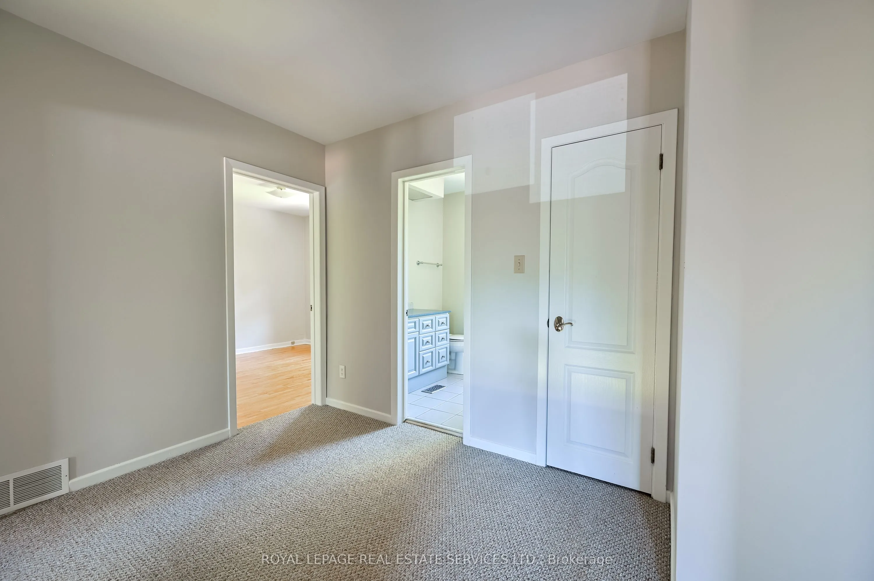 2471 Meadowood Crescent