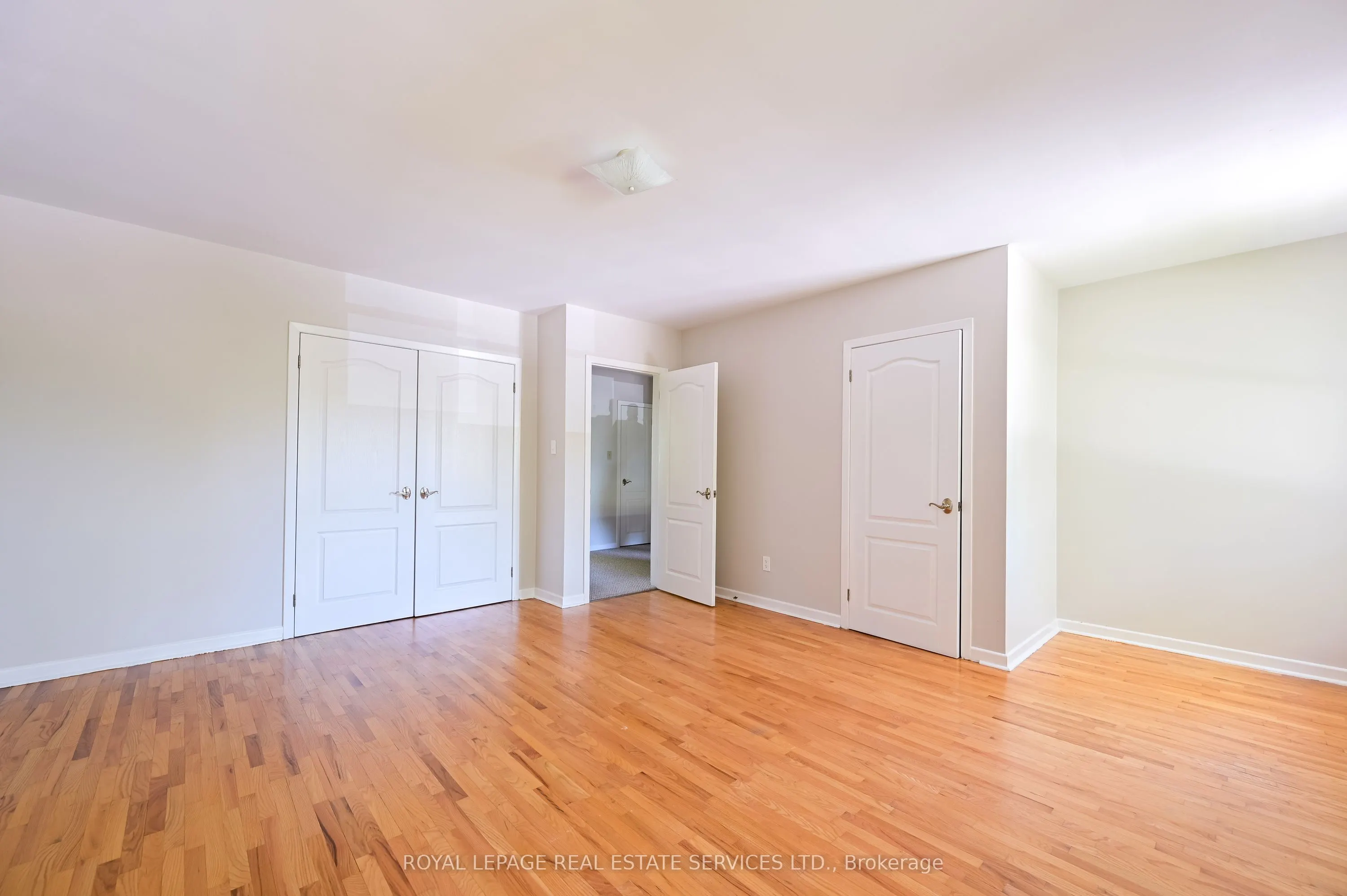 2471 Meadowood Crescent