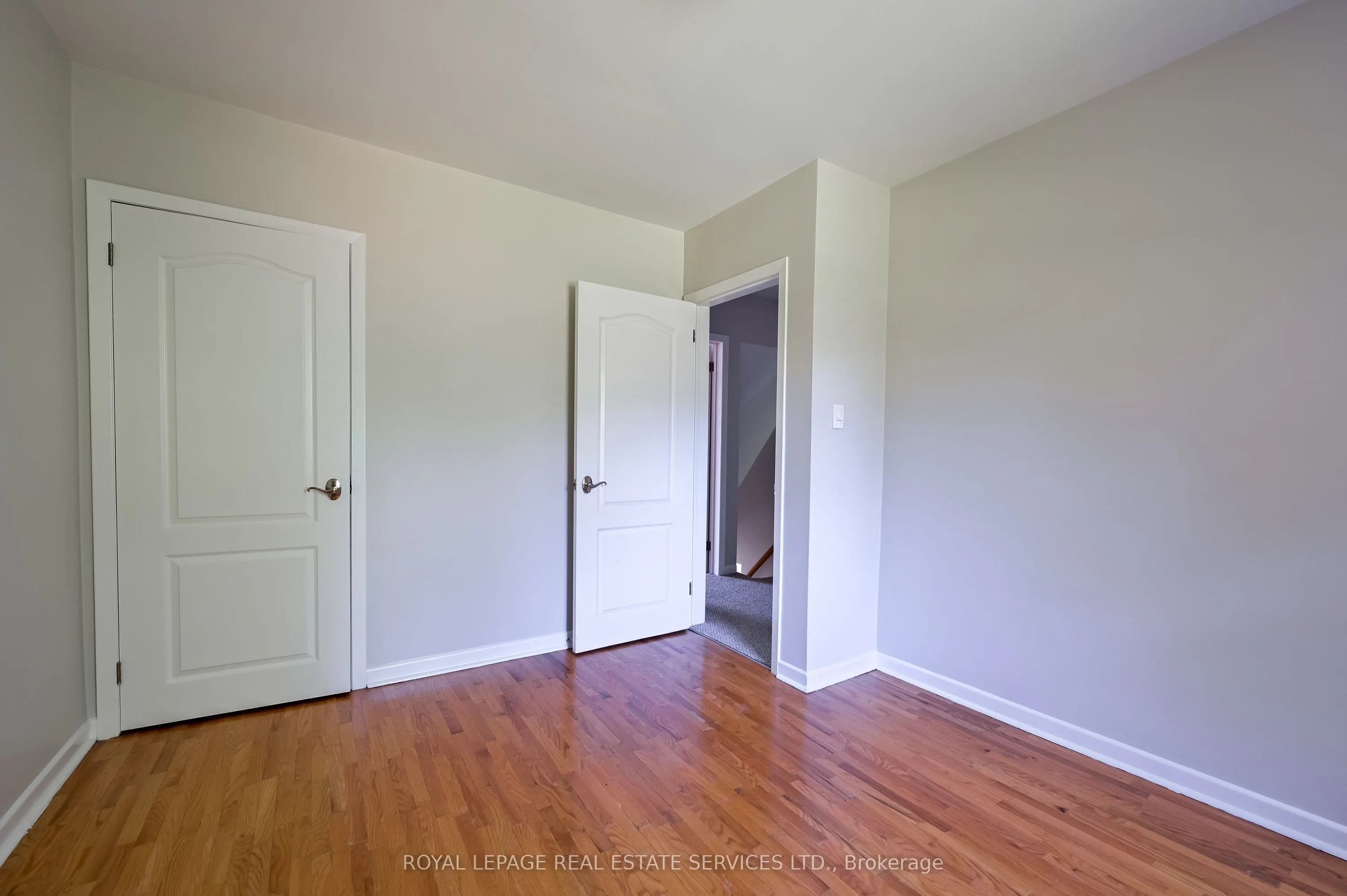 2471 Meadowood Crescent