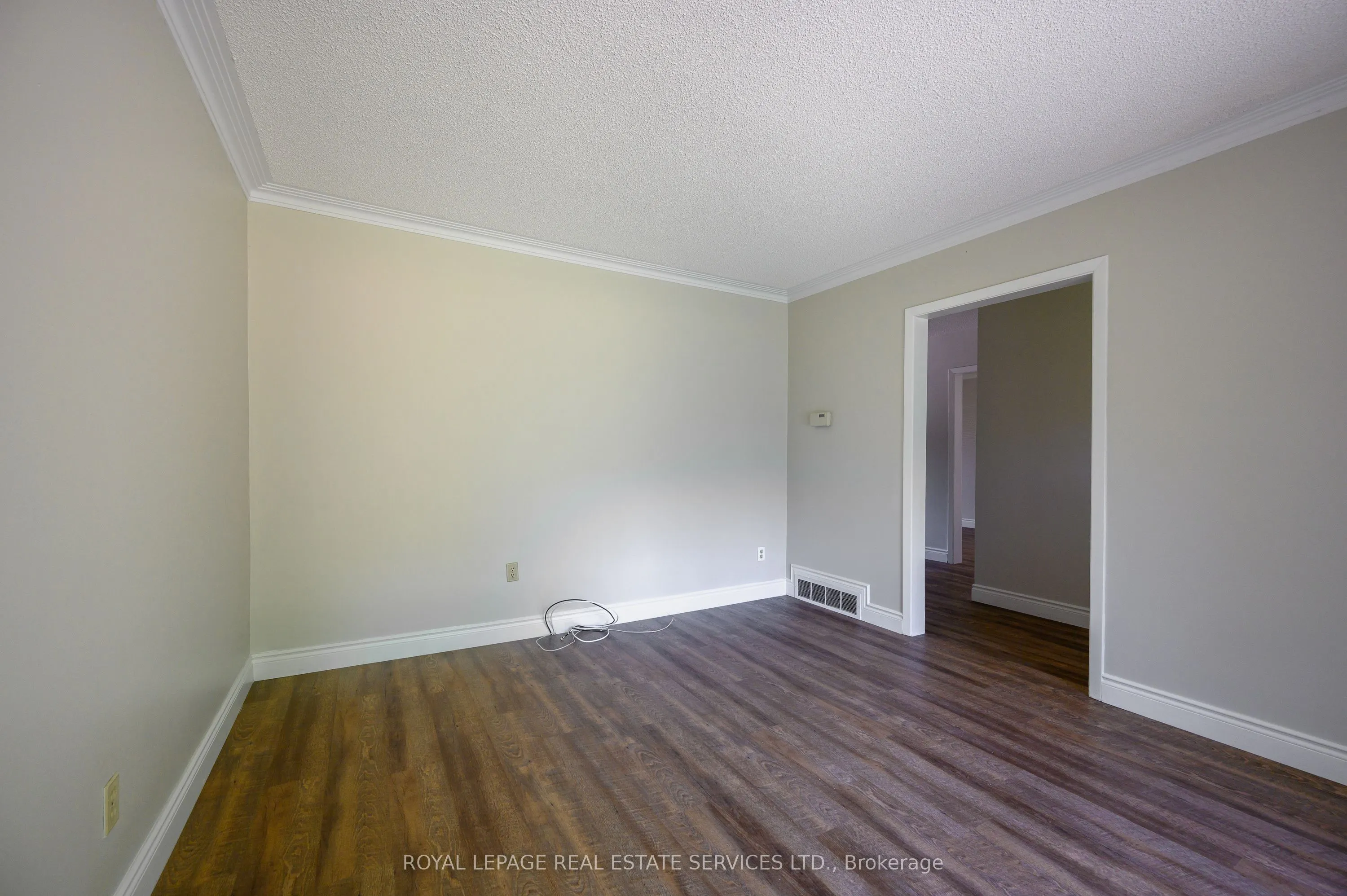 2471 Meadowood Crescent