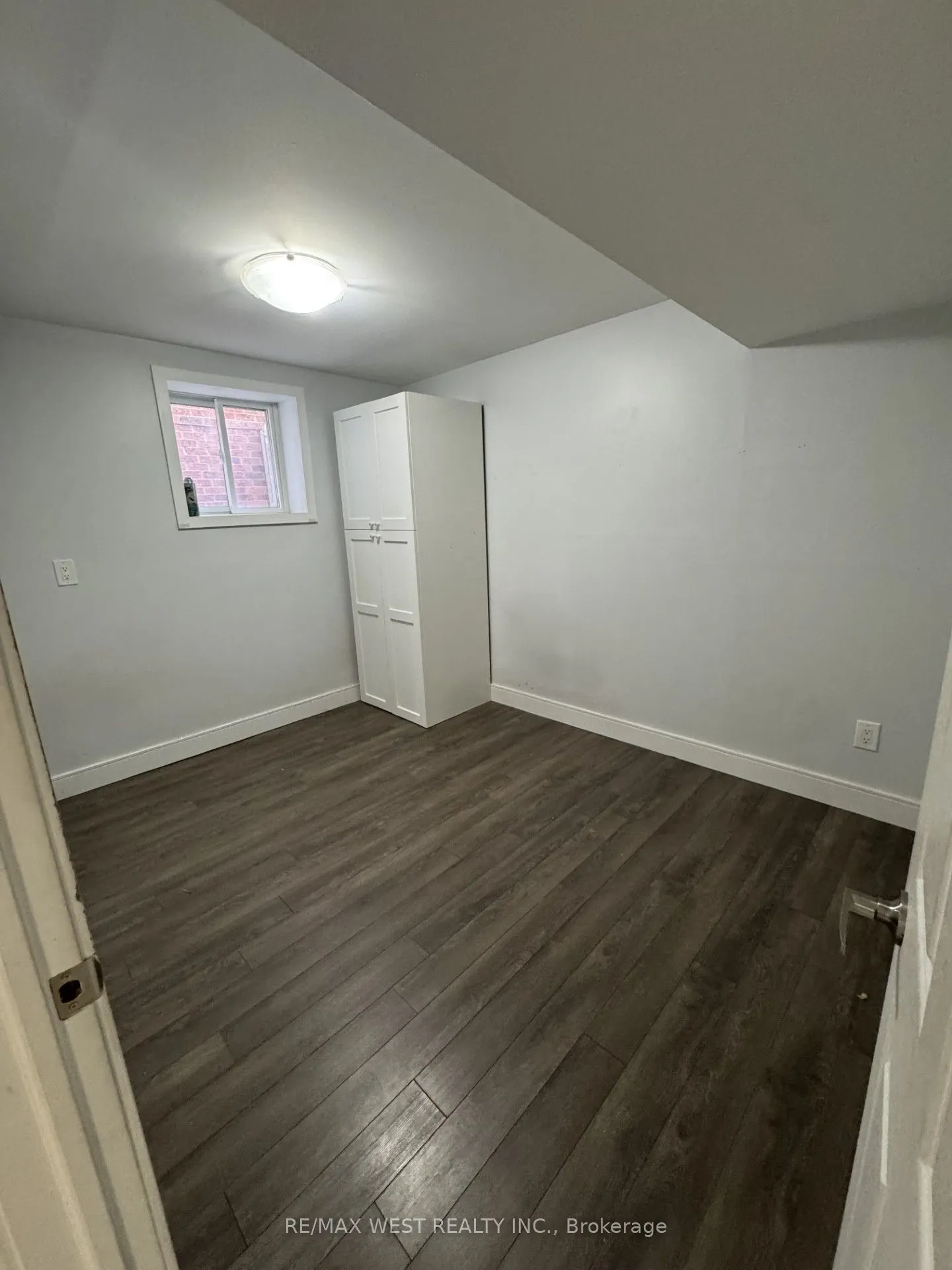 631 Ashprior Avenue