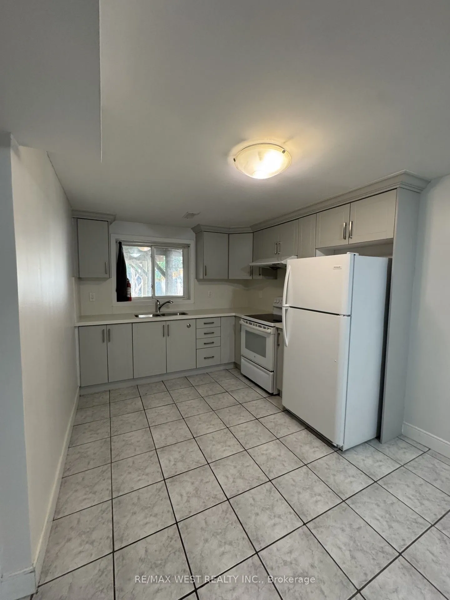 631 Ashprior Avenue