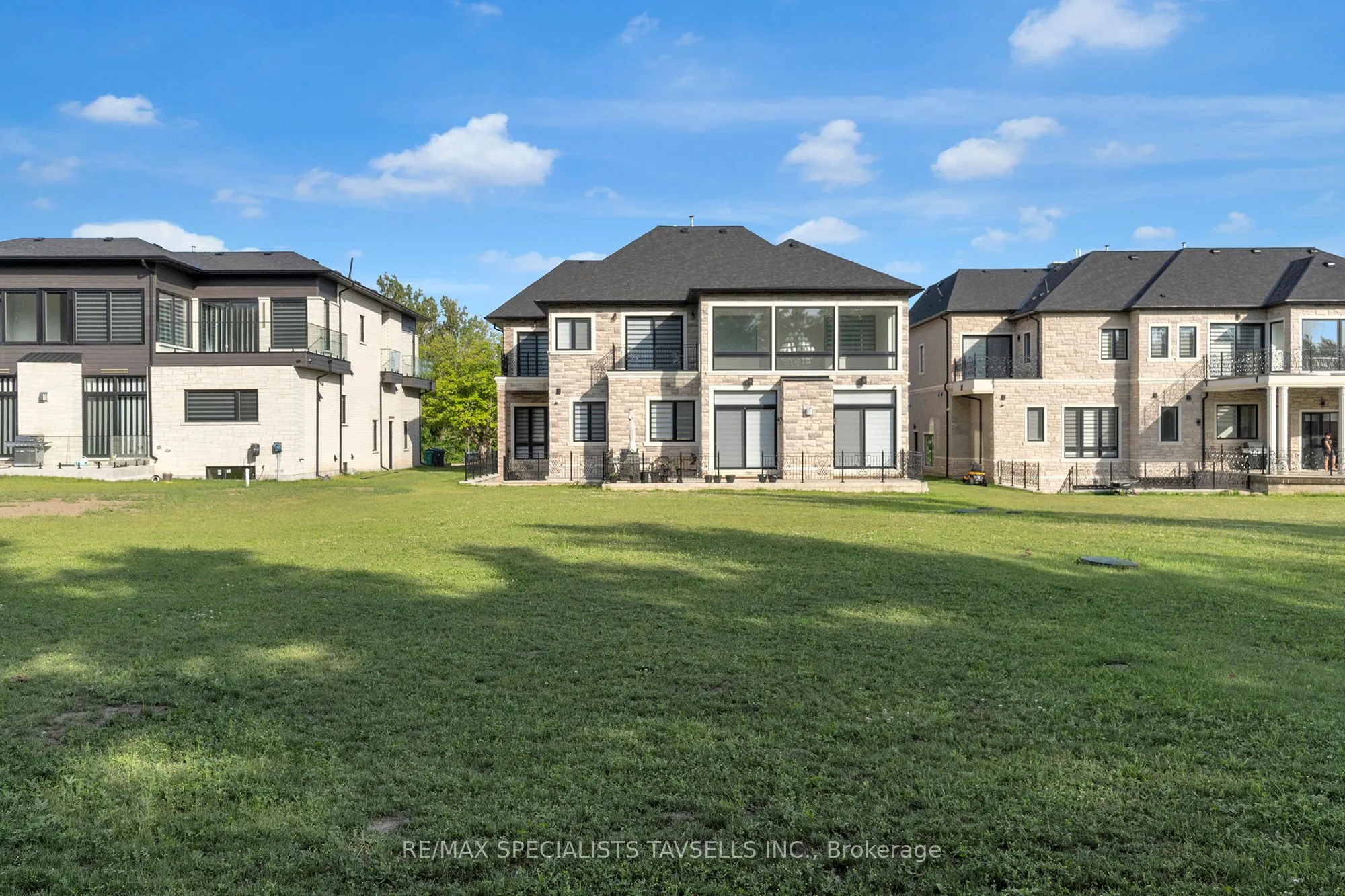 2882 CHARLESTON Side Road S