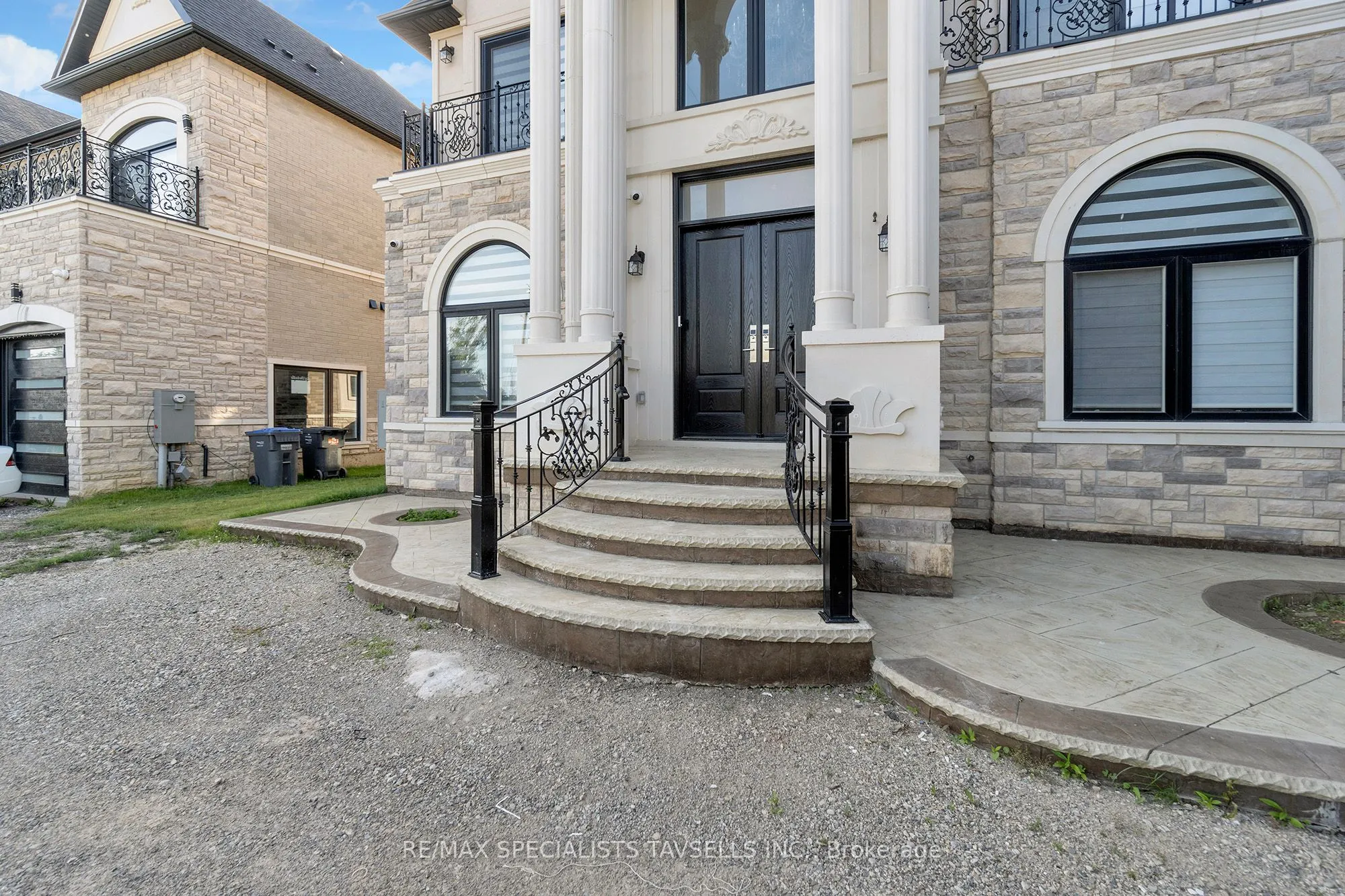 2882 CHARLESTON Side Road S
