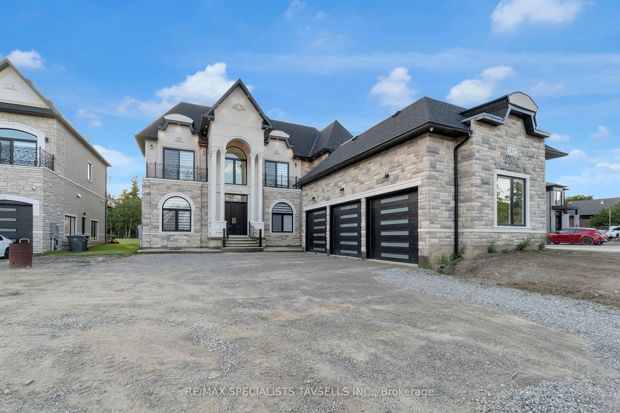 2882 CHARLESTON Side Road S